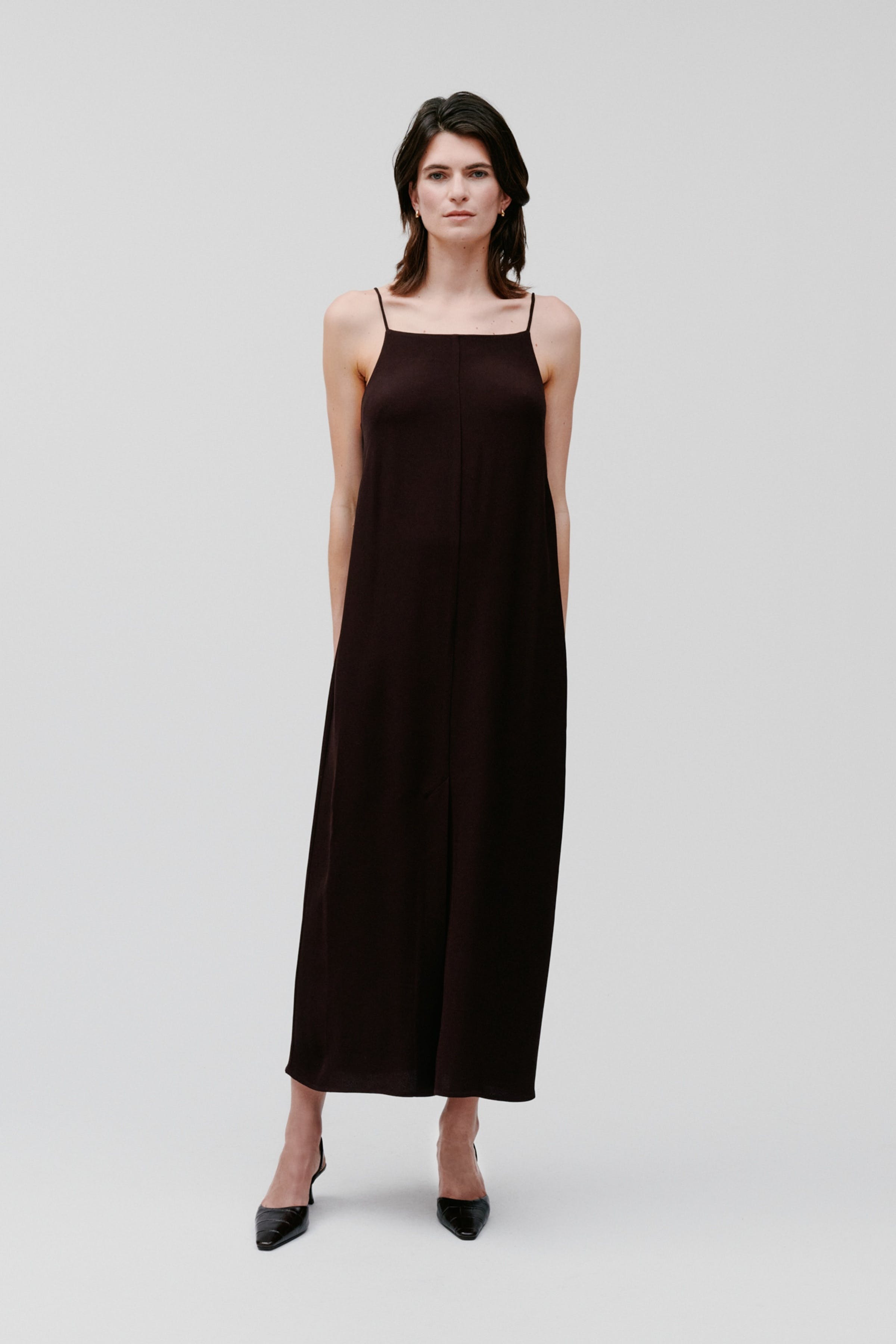 Nava Kleid LOOKBOOK FRONT 30600660-RE400