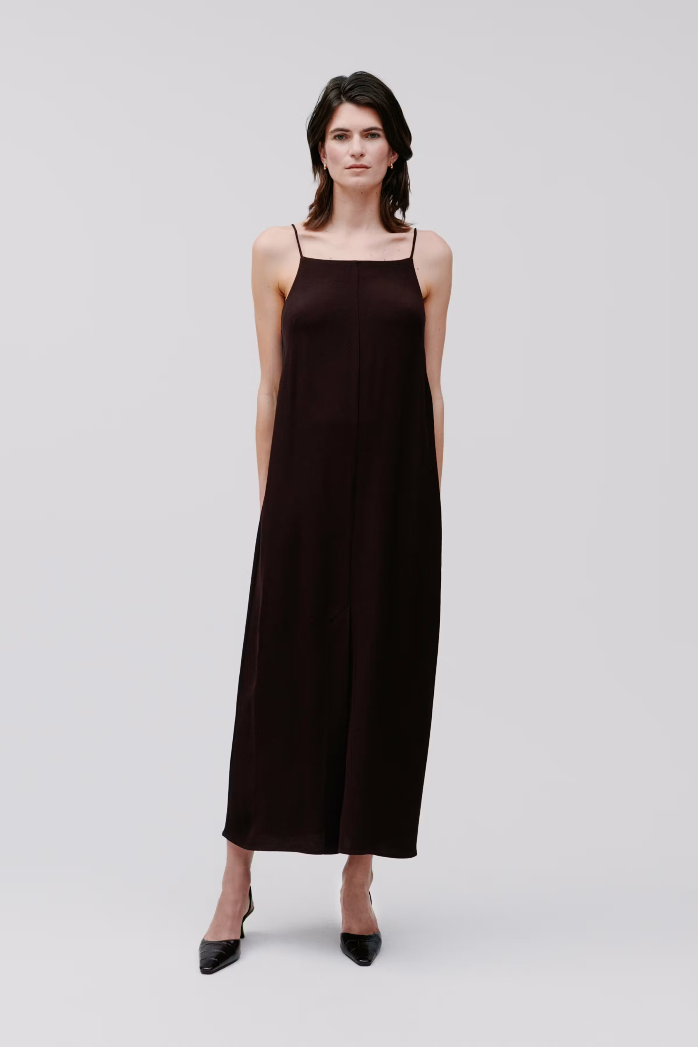 Nava Dress LOOKBOOK FRONT 30600660-RE400