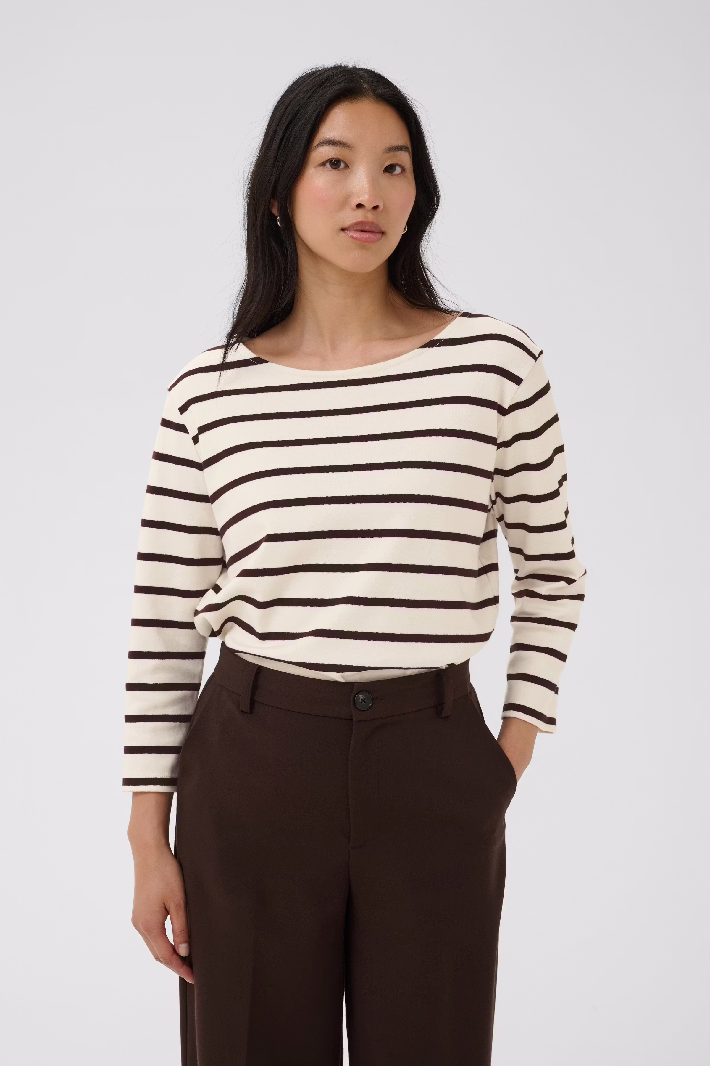 NelaPW T-shirt LOOKBOOK FRONT 30309864-305293