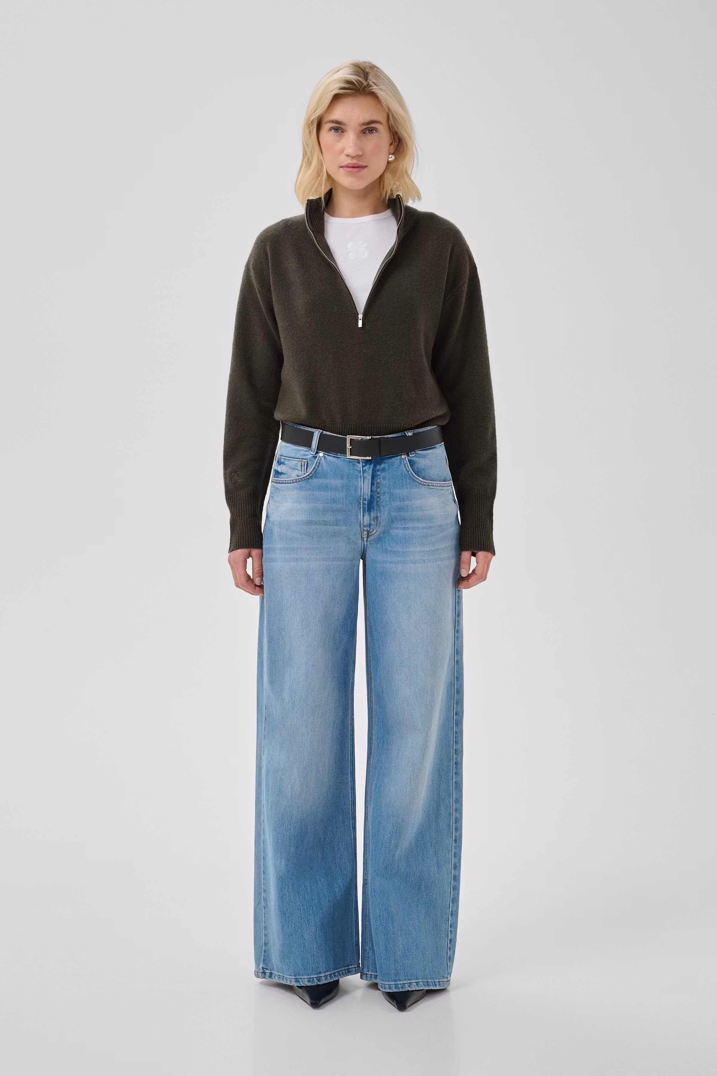 MWTracy Pullover LOOKBOOK FRONT 10705878-190000