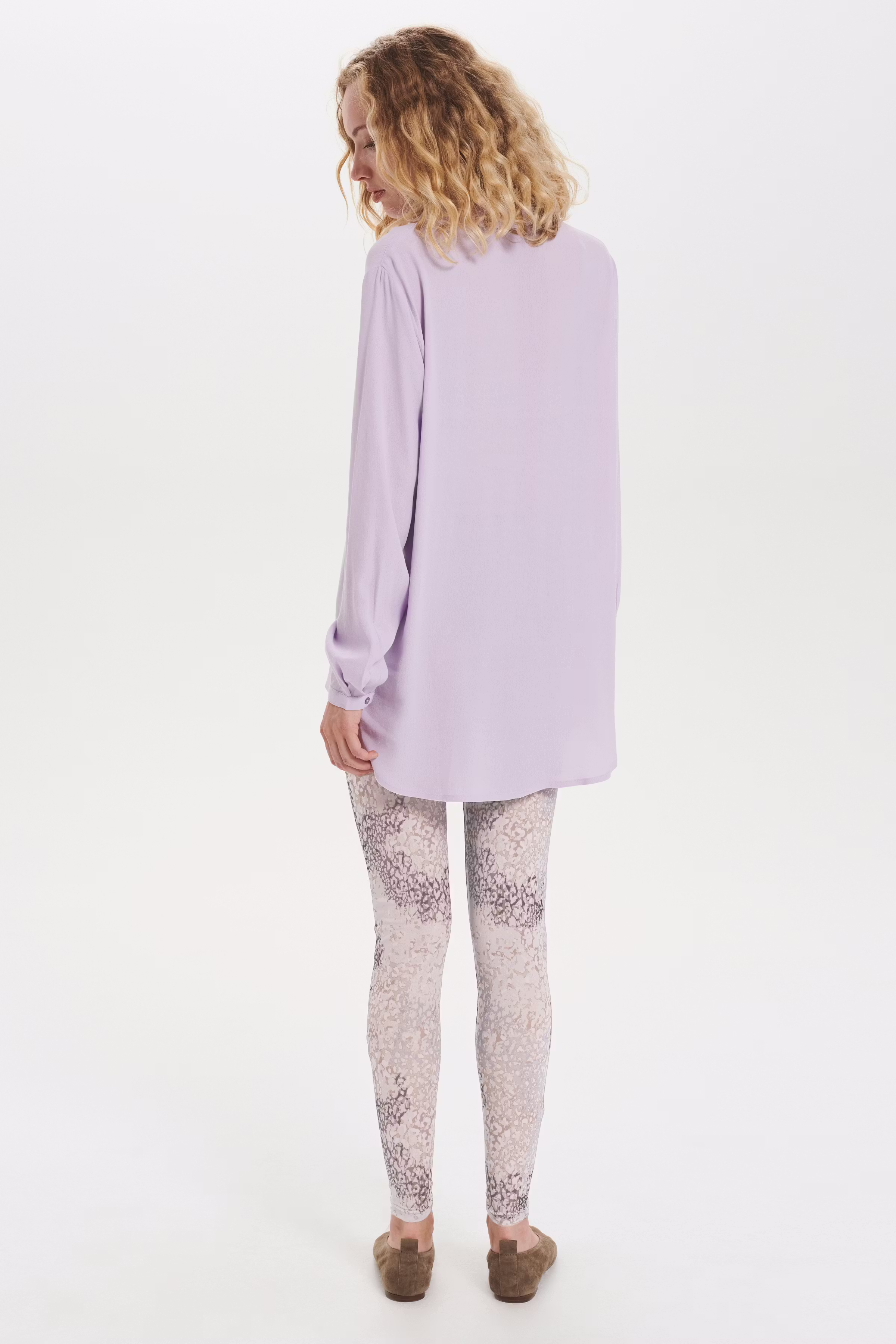 IanneSZ Leggings

 LOOKBOOK BACK 30511843-600337