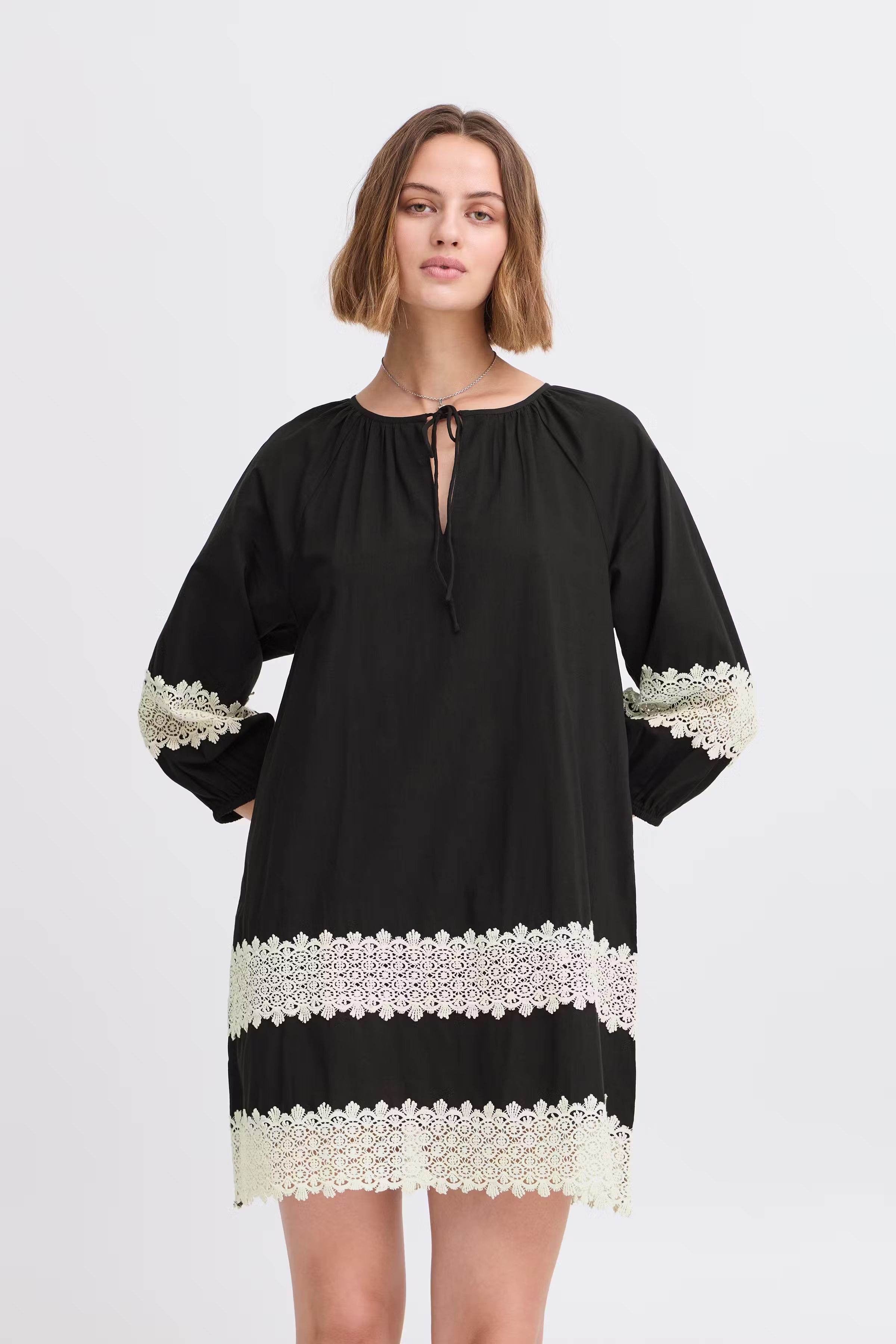 Dress LOOKBOOK FRONT 20122217-194008