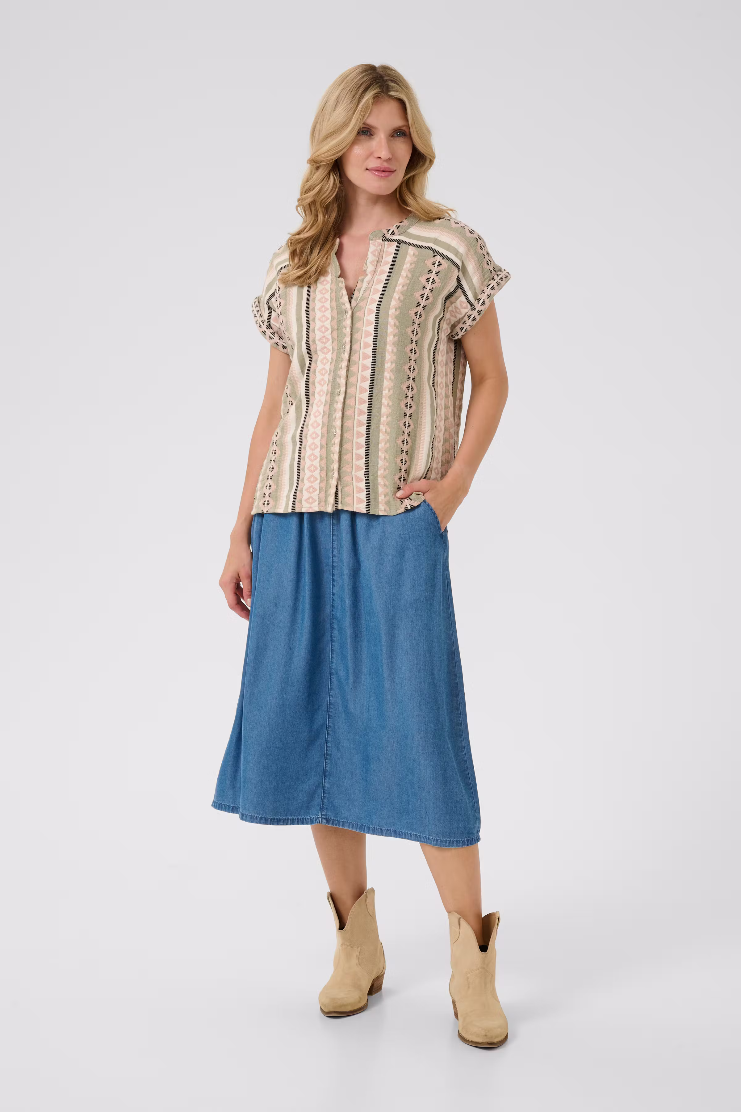 CRSola Blouse LOOKBOOK FRONT 10613546-107279