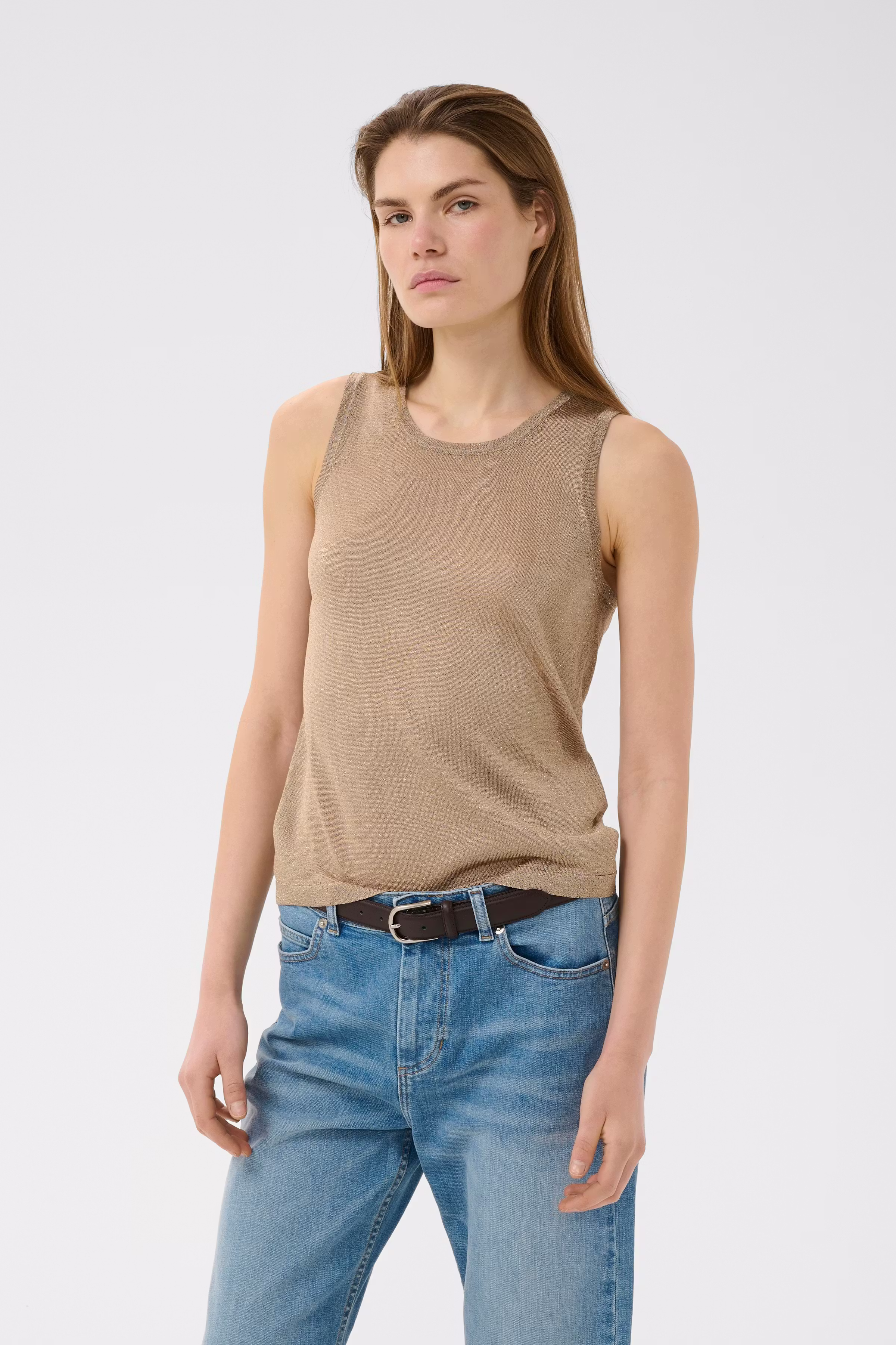 MolaIW Top LOOKBOOK FRONT 30110521-300031