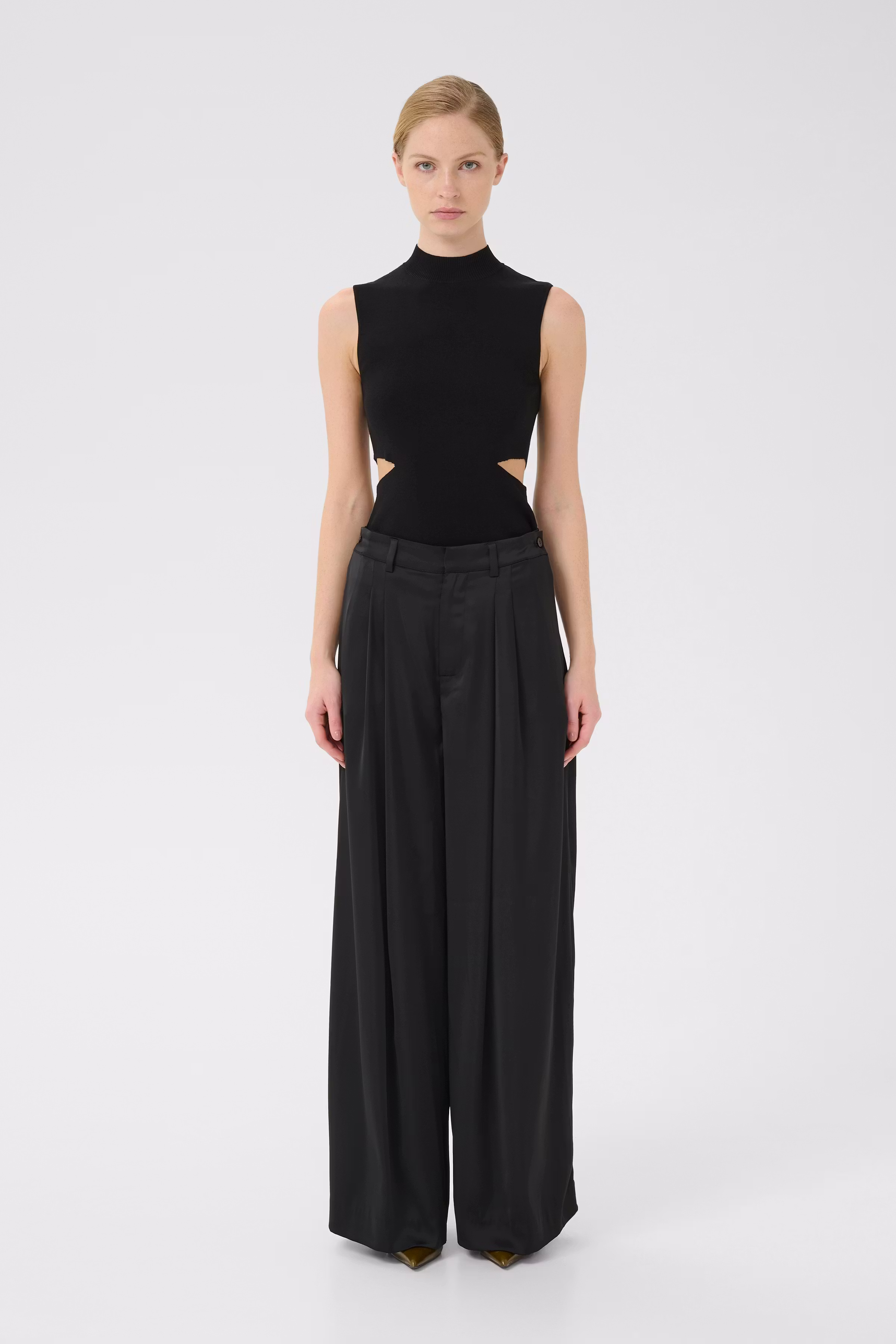 GZrue Trousers LOOKBOOK FRONT 10910805-100017