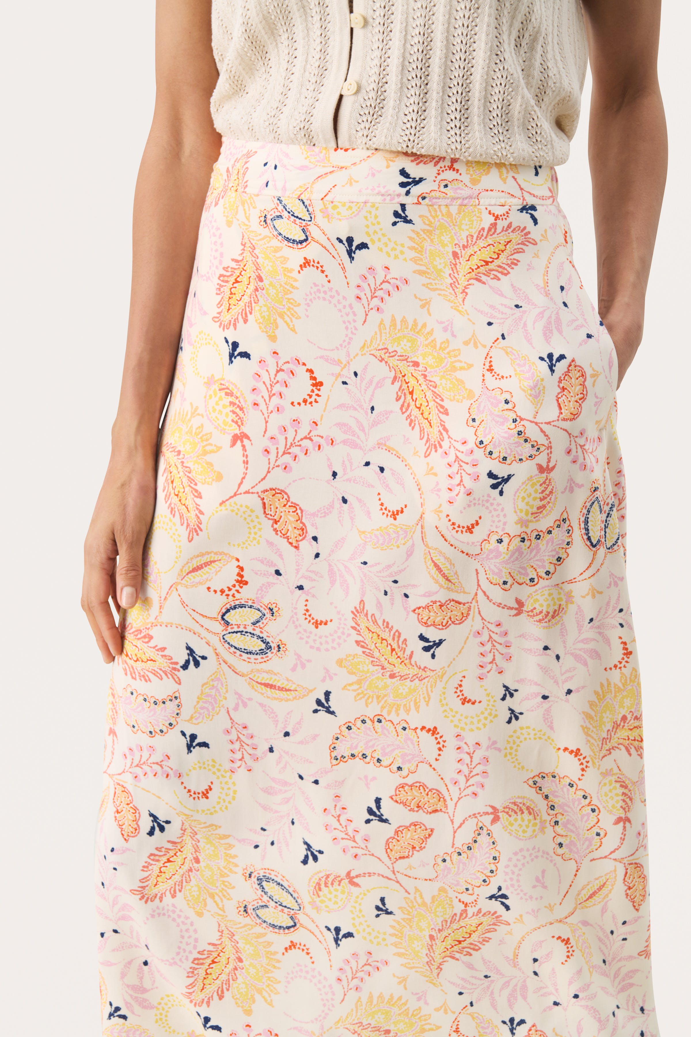 BiseraPW Skirt LOOKBOOK DETAIL 30308685-303803