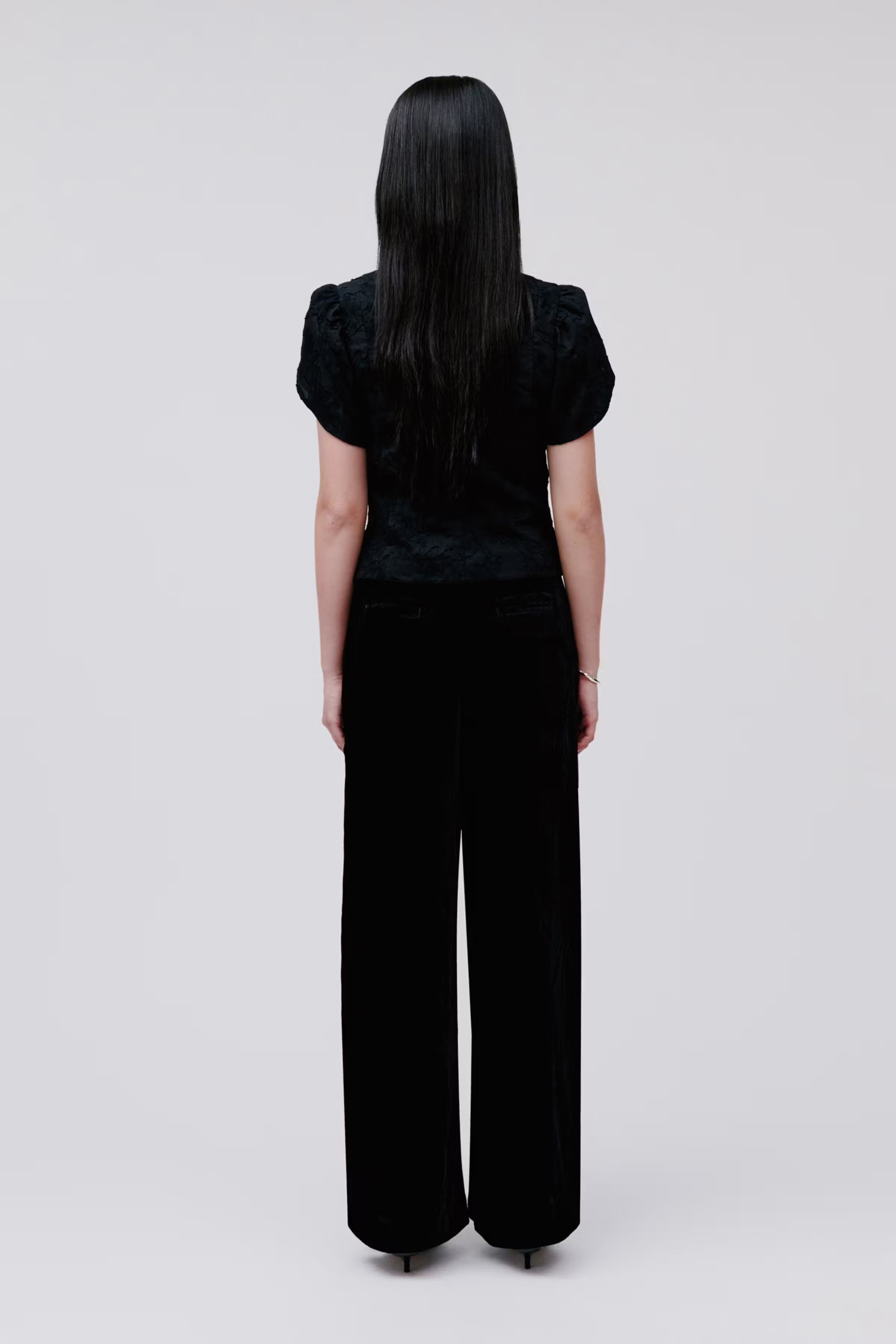 IOELODIE Blouse LOOKBOOK BACK 30600738-BK999