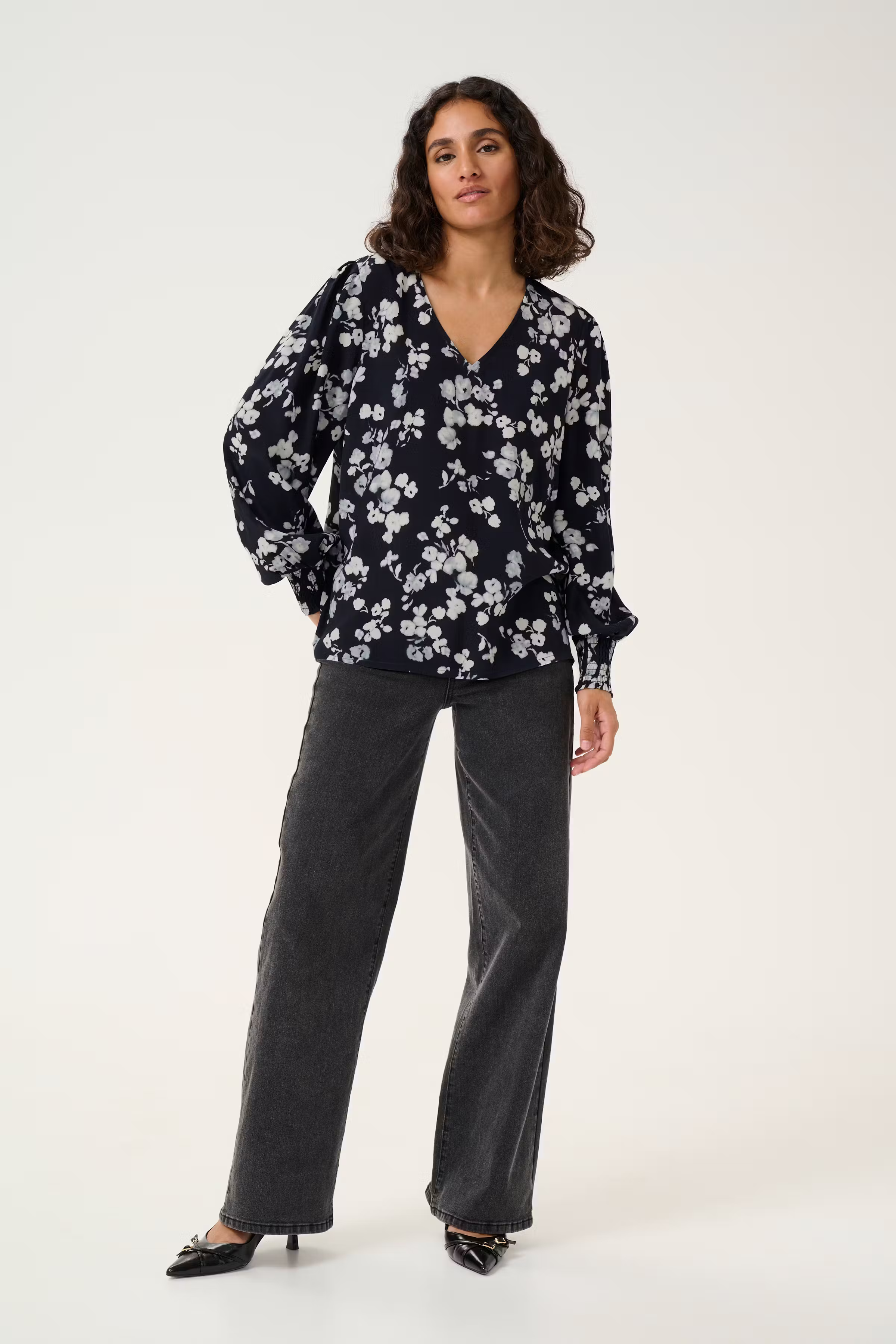 KAalice Bluse LOOKBOOK FRONT 10509405-106800