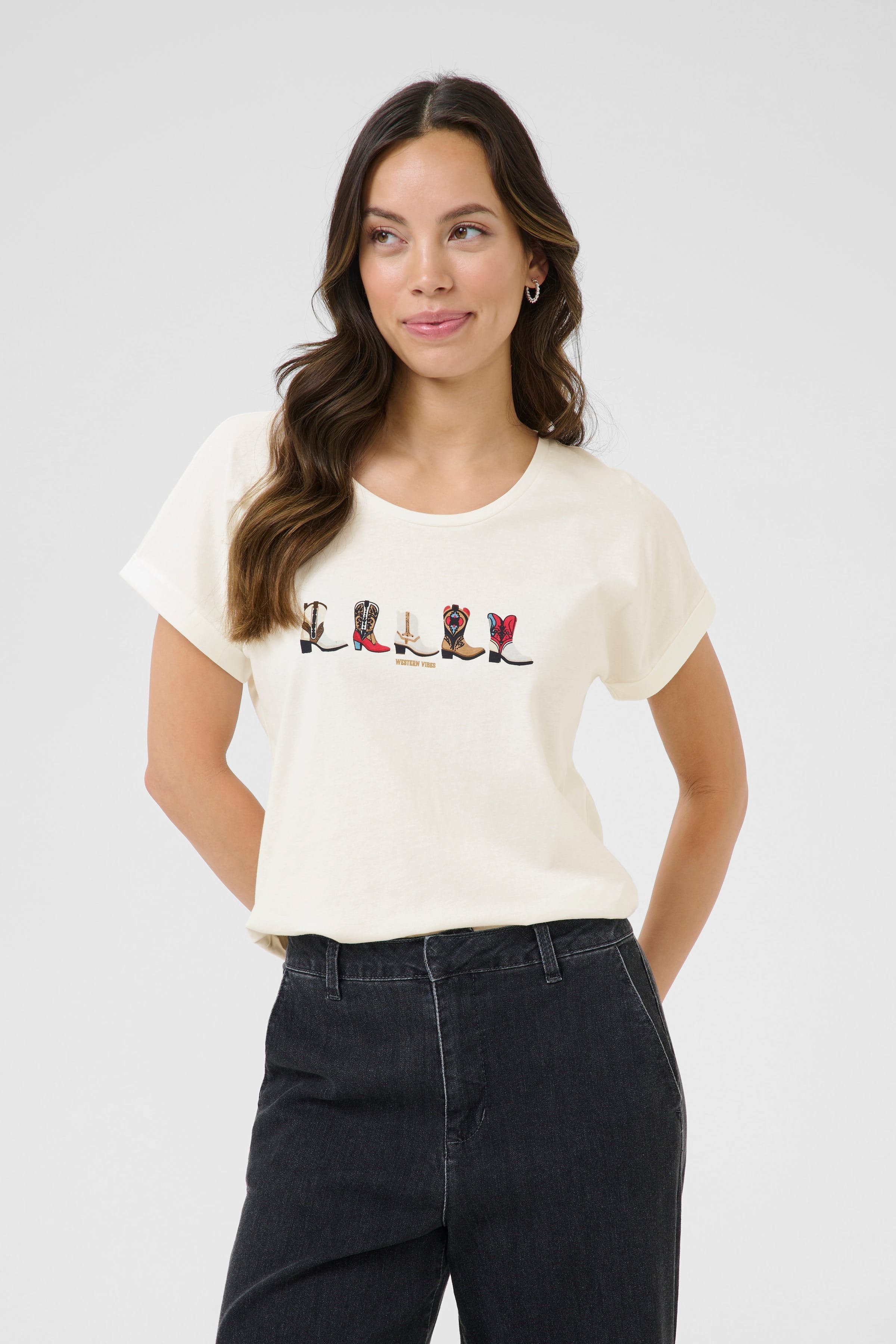 CRSita T-shirt LOOKBOOK FRONT 10614080-108080