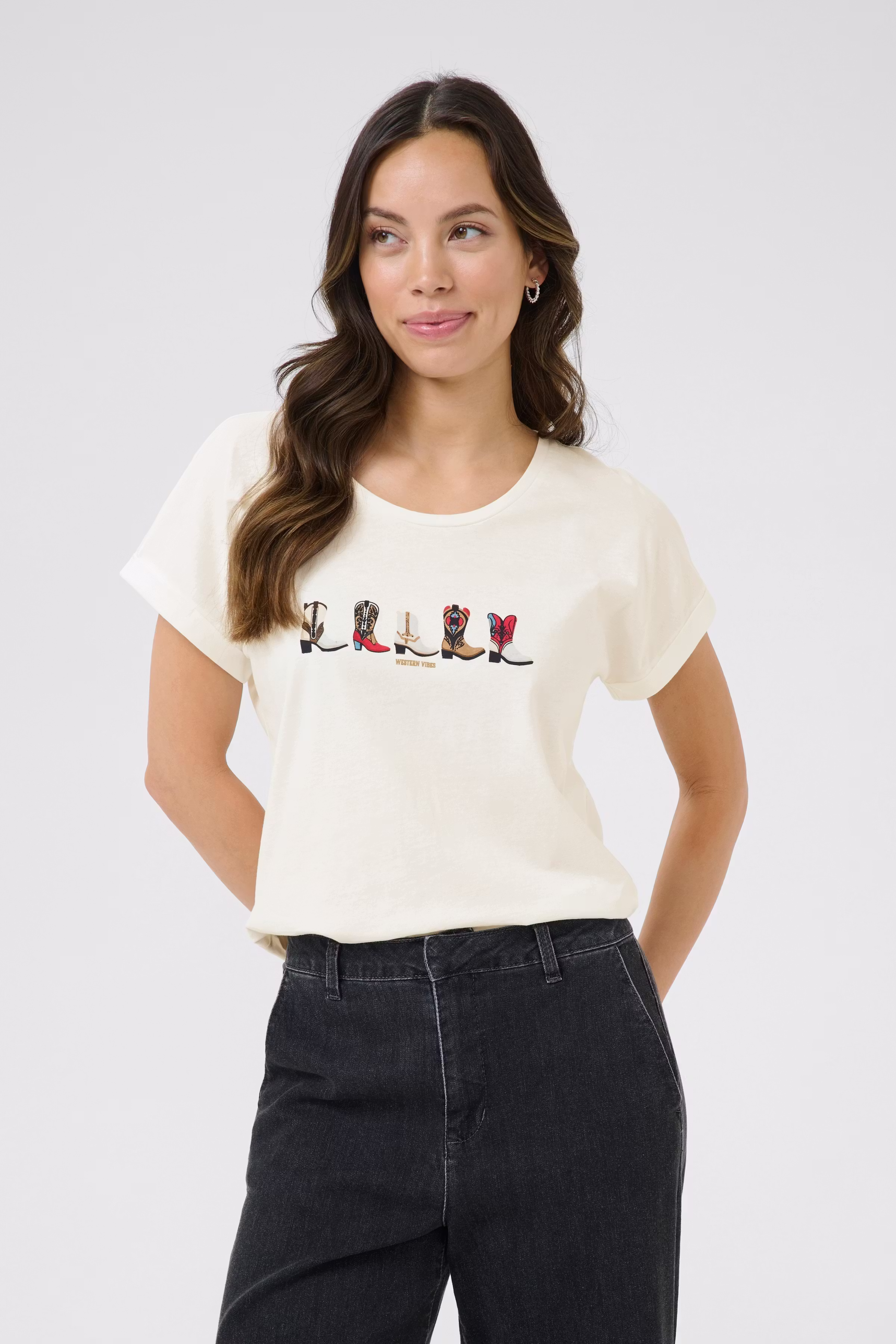 CRSita T-shirt LOOKBOOK FRONT 10614080-108080