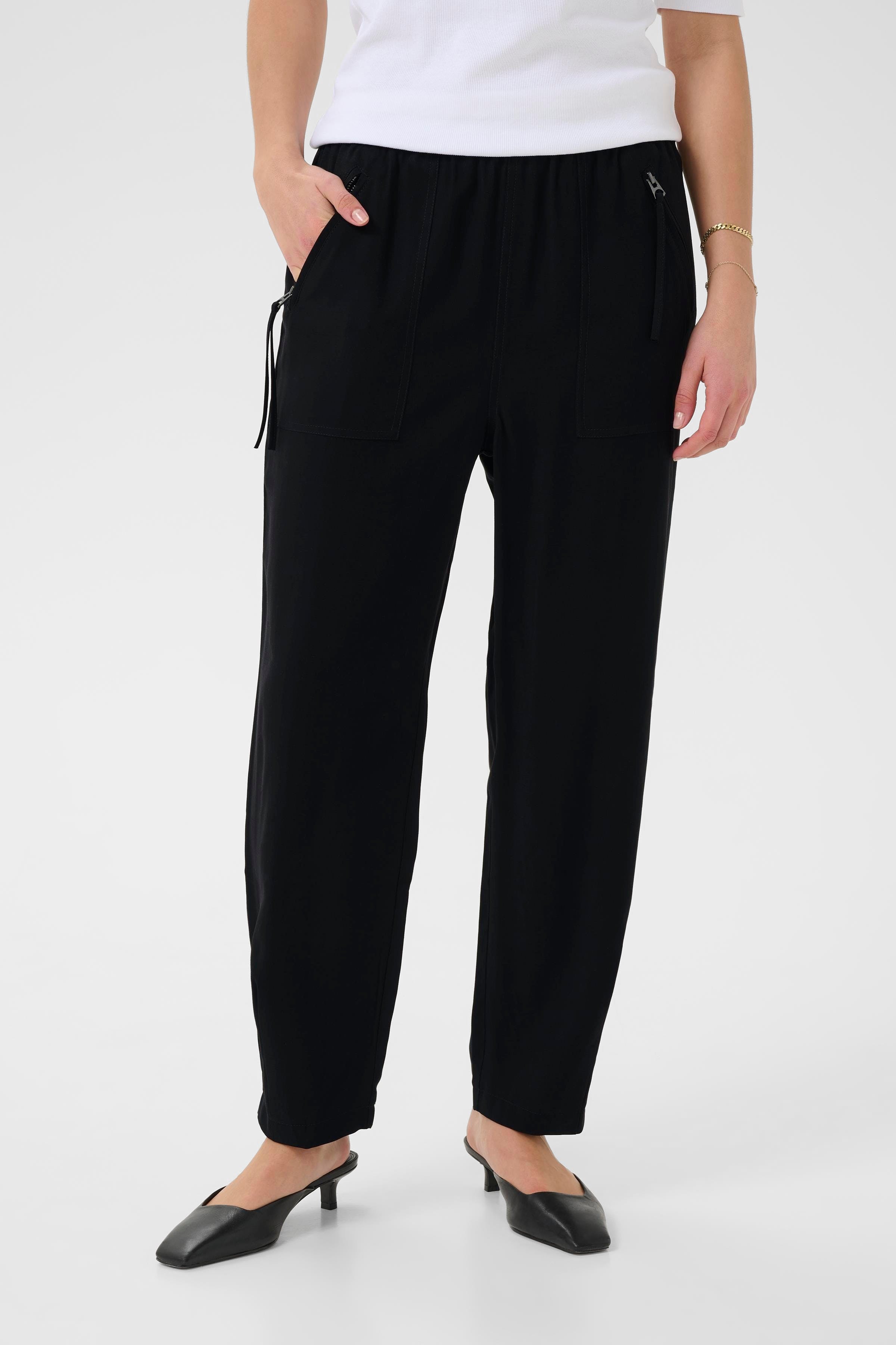 KAsonja Trousers LOOKBOOK FRONT 10510308-100121
