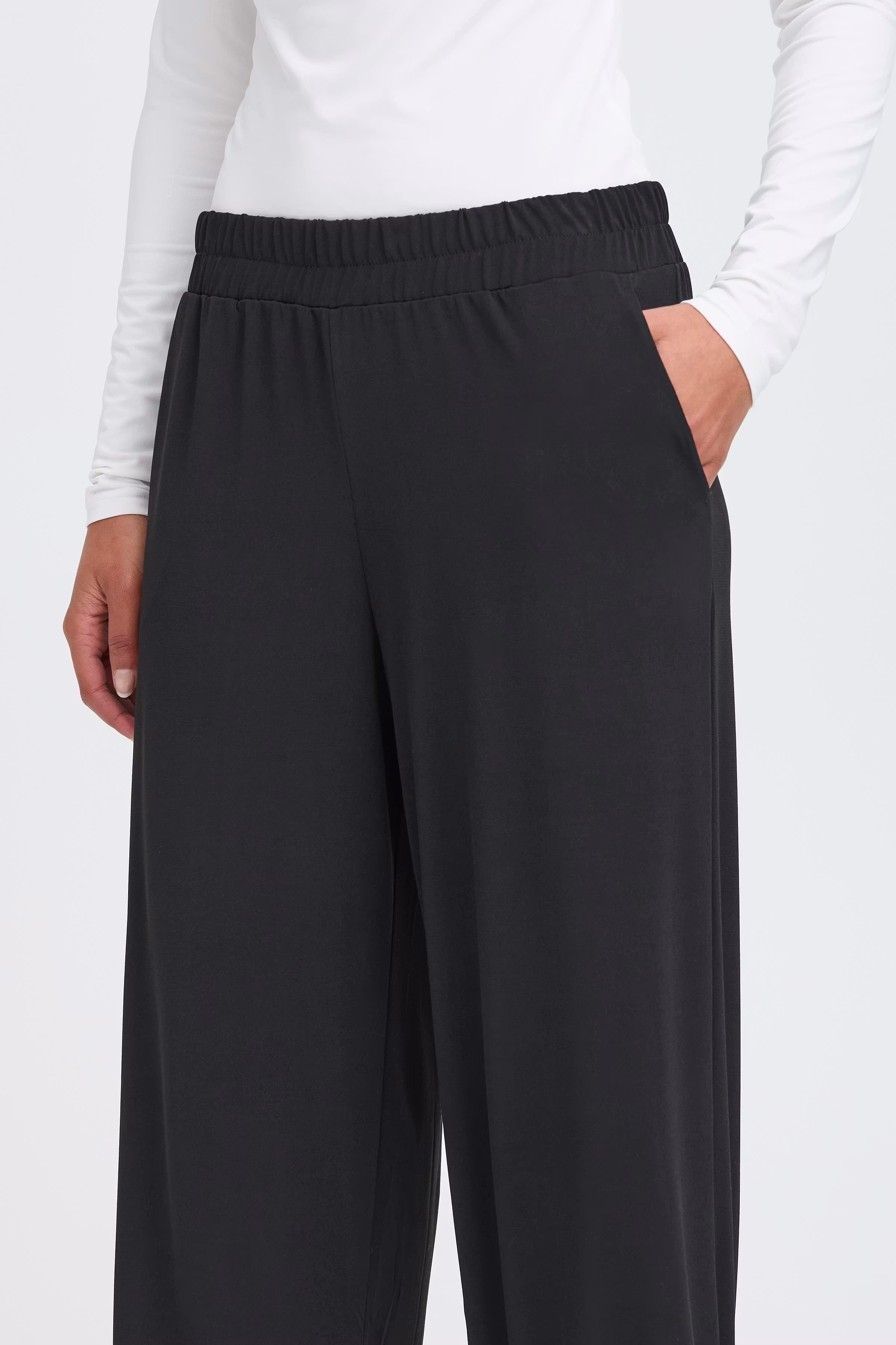 IHLIMA Broek LOOKBOOK DETAIL 20111000-10001