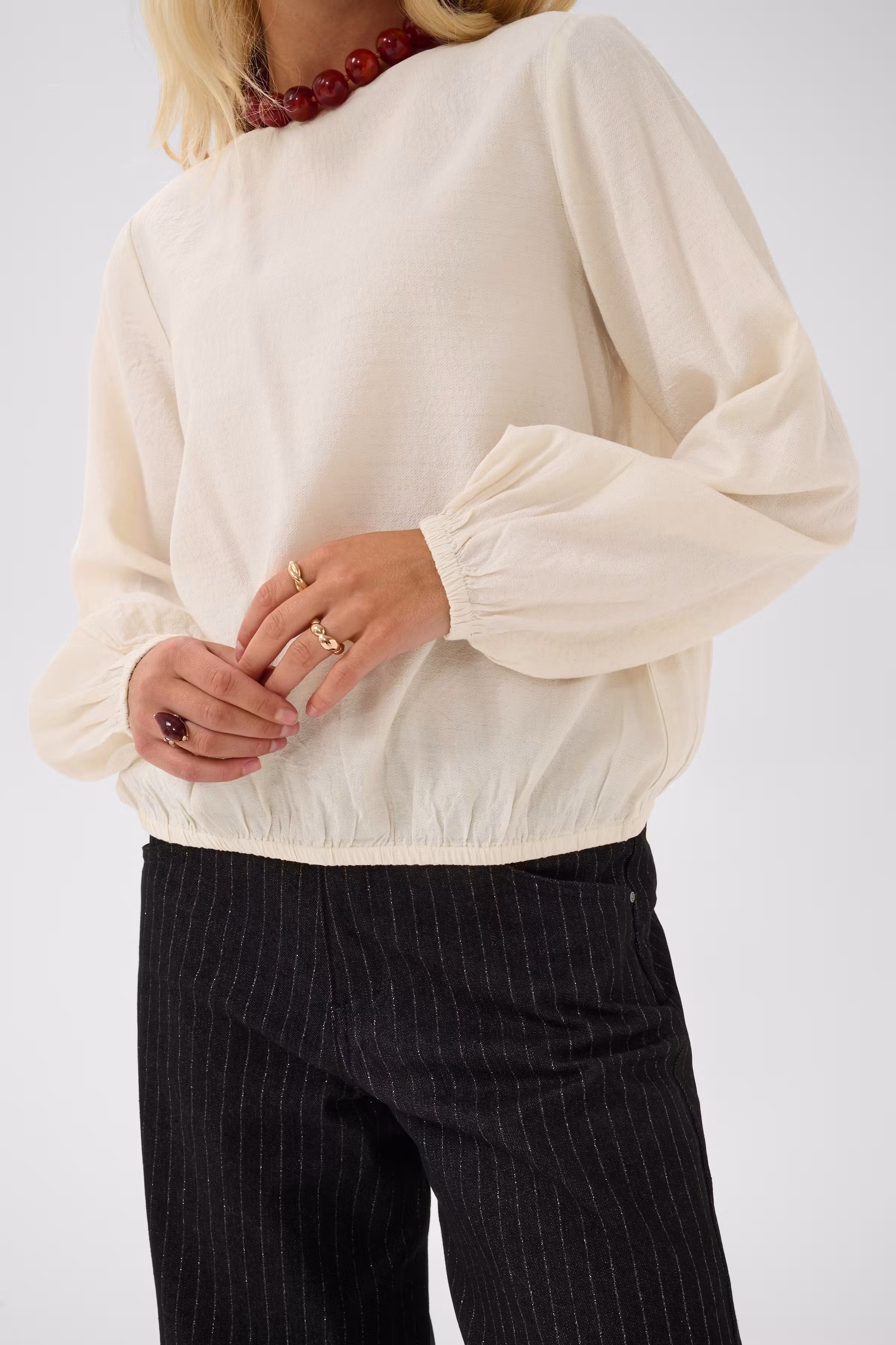 CRTrina Blouse LOOKBOOK DETAIL 10615869-130401
