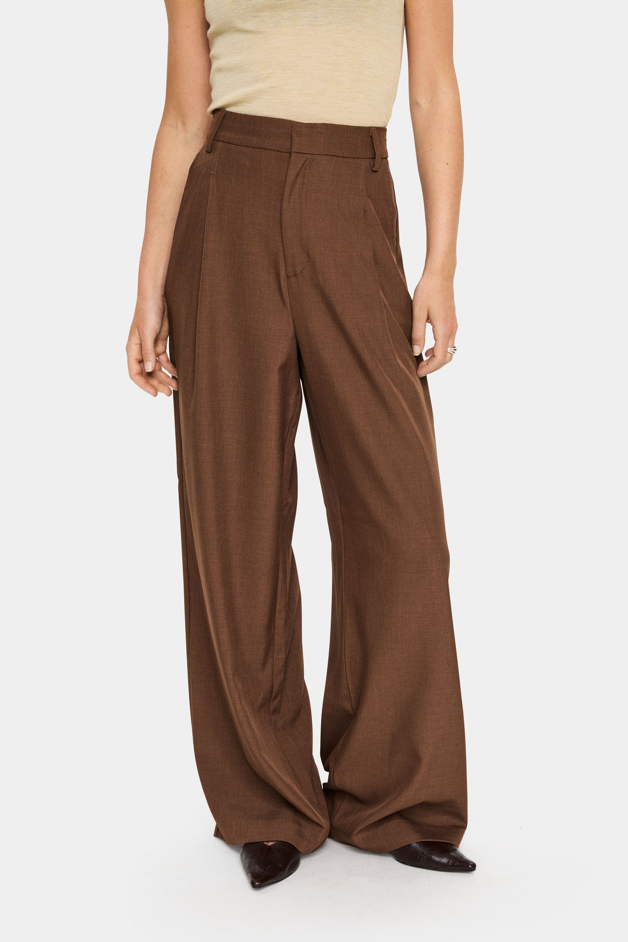 MaddisonSZ Trousers LOOKBOOK FRONT 30514418-191224