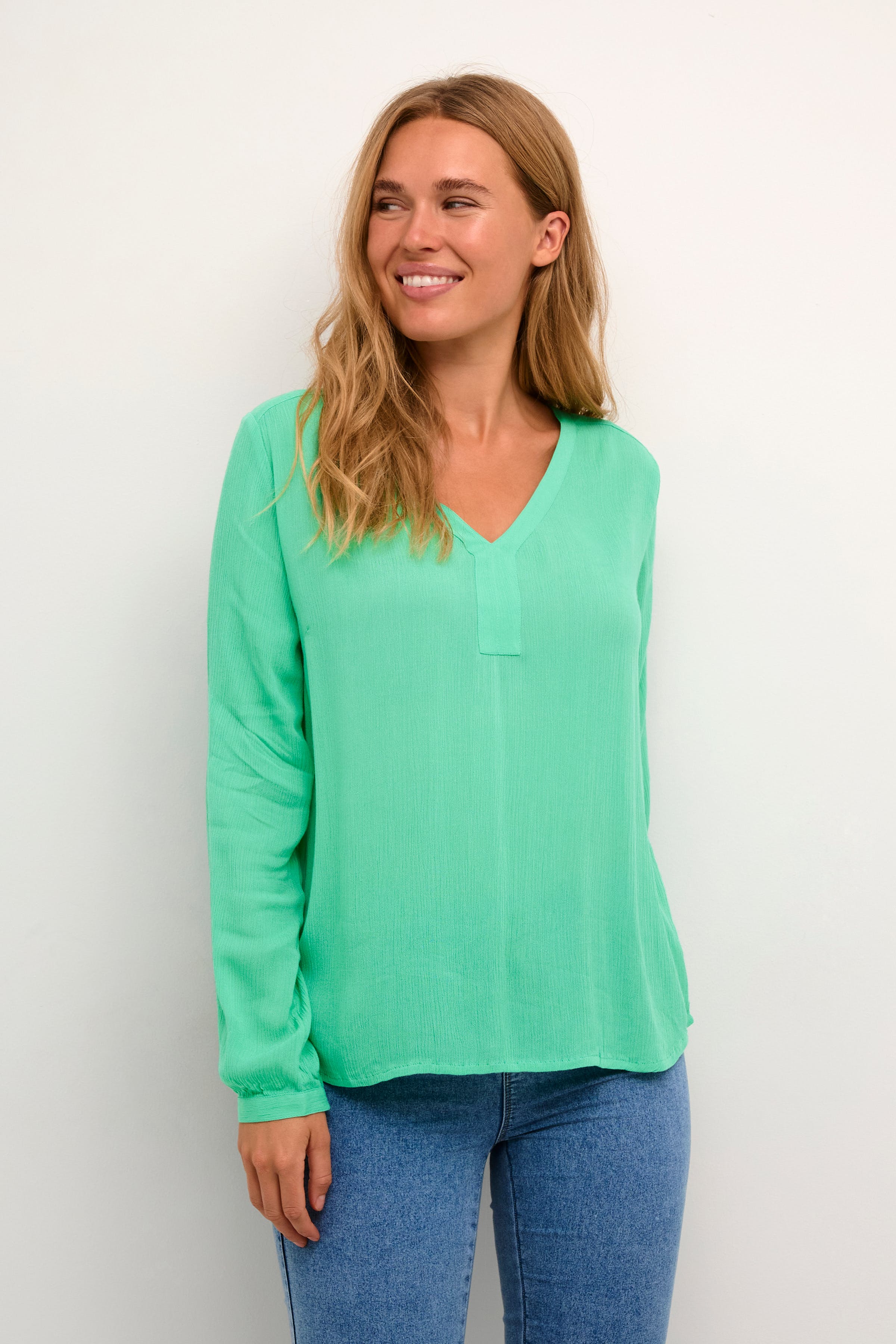 KAamber Blus LOOKBOOK FRONT 501032-165825
