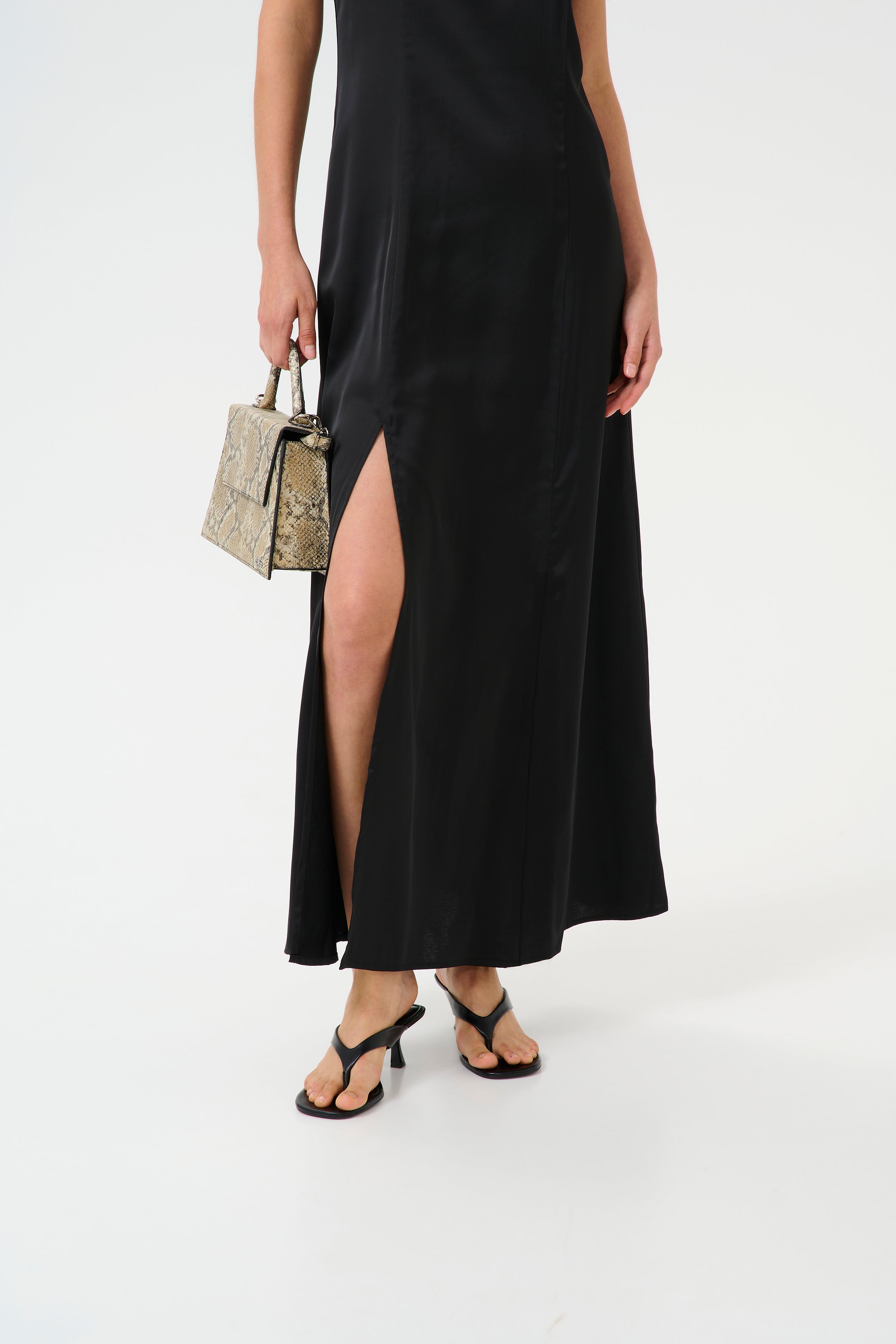 GZpelo Dress LOOKBOOK FRONT 10910175-100017