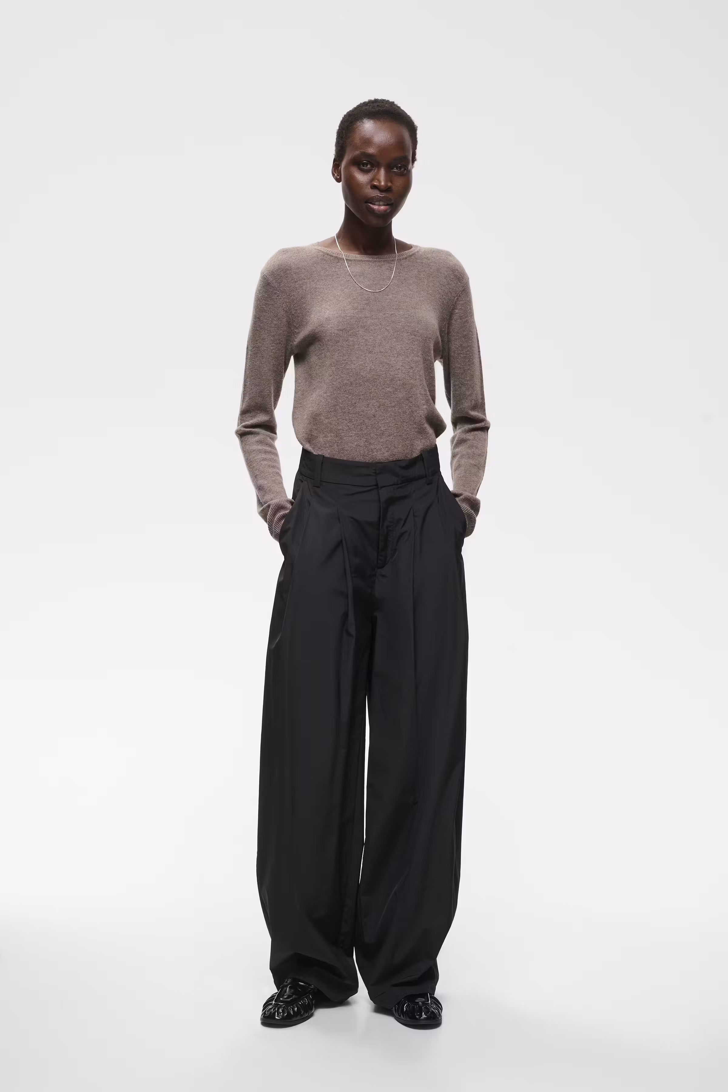 OGATAIW Bukser LOOKBOOK FRONT 30113095-194008