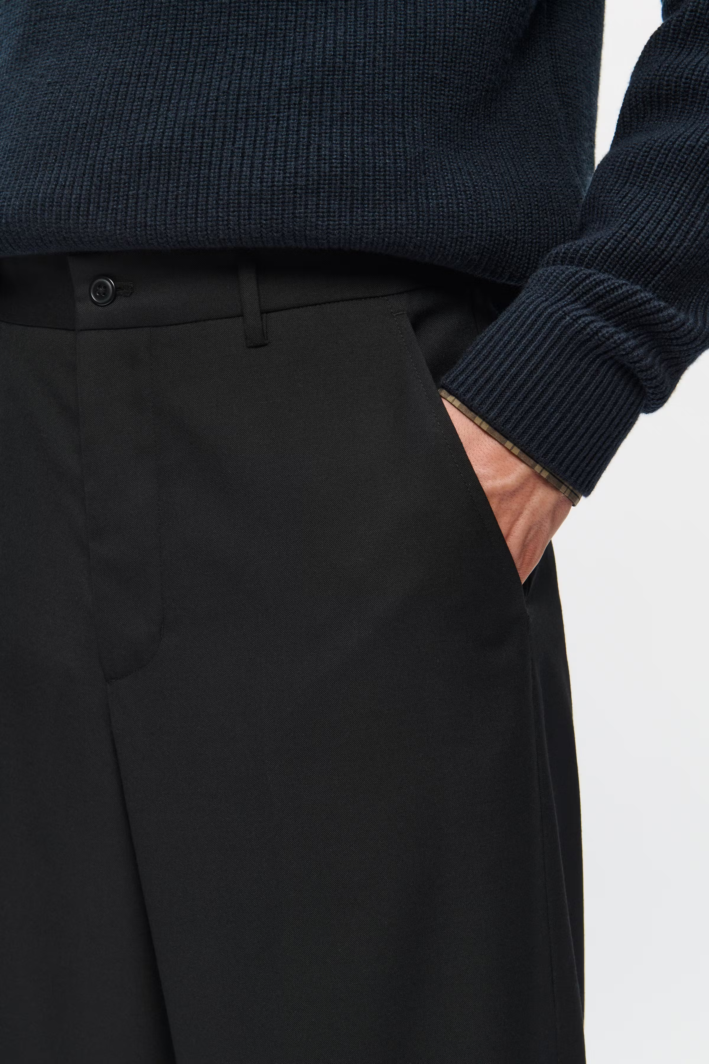 WWLuca Hose LOOKBOOK DETAIL 30251480-303700