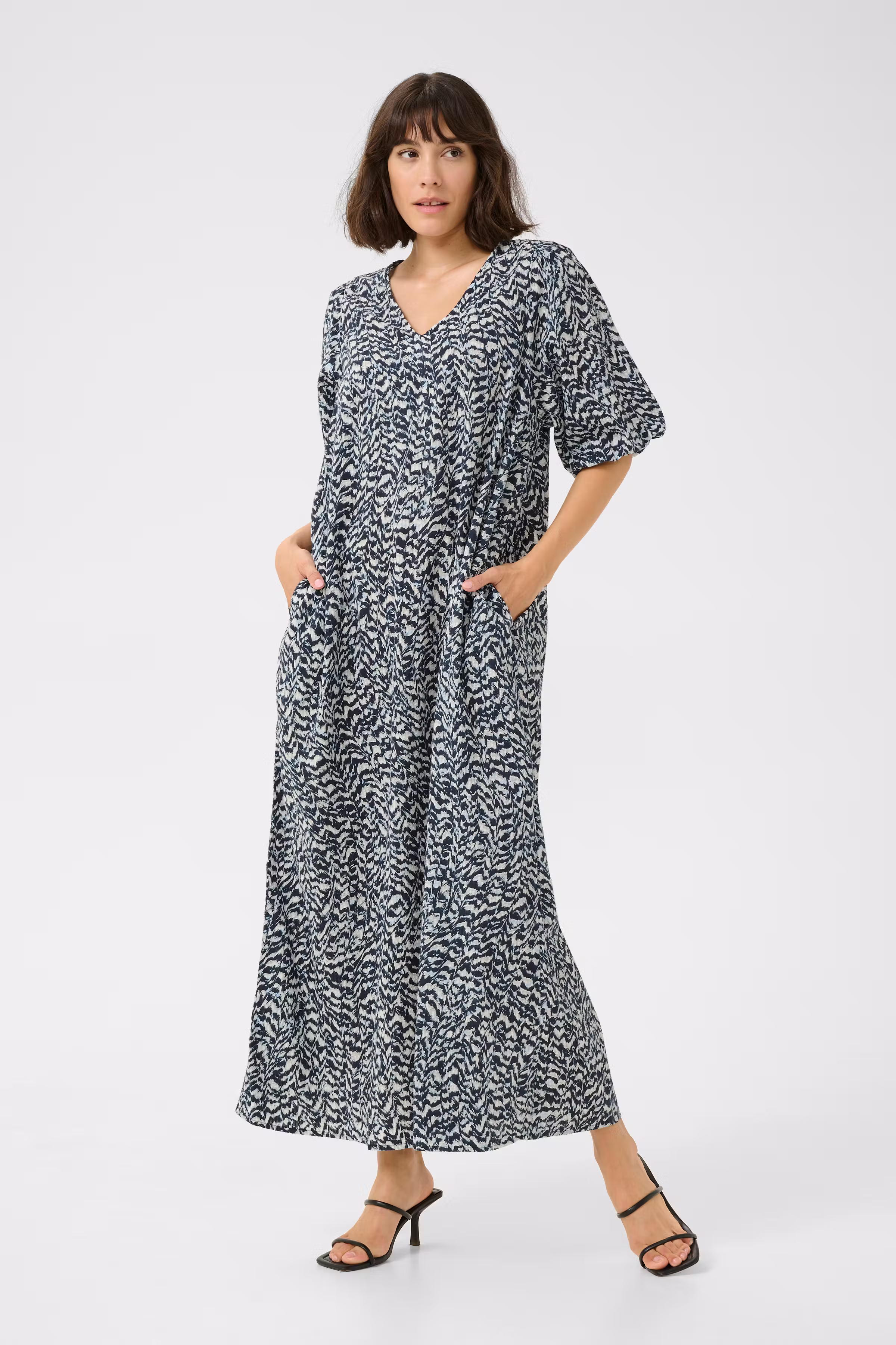KAruffalo Kleid LOOKBOOK FRONT 10509920-107426