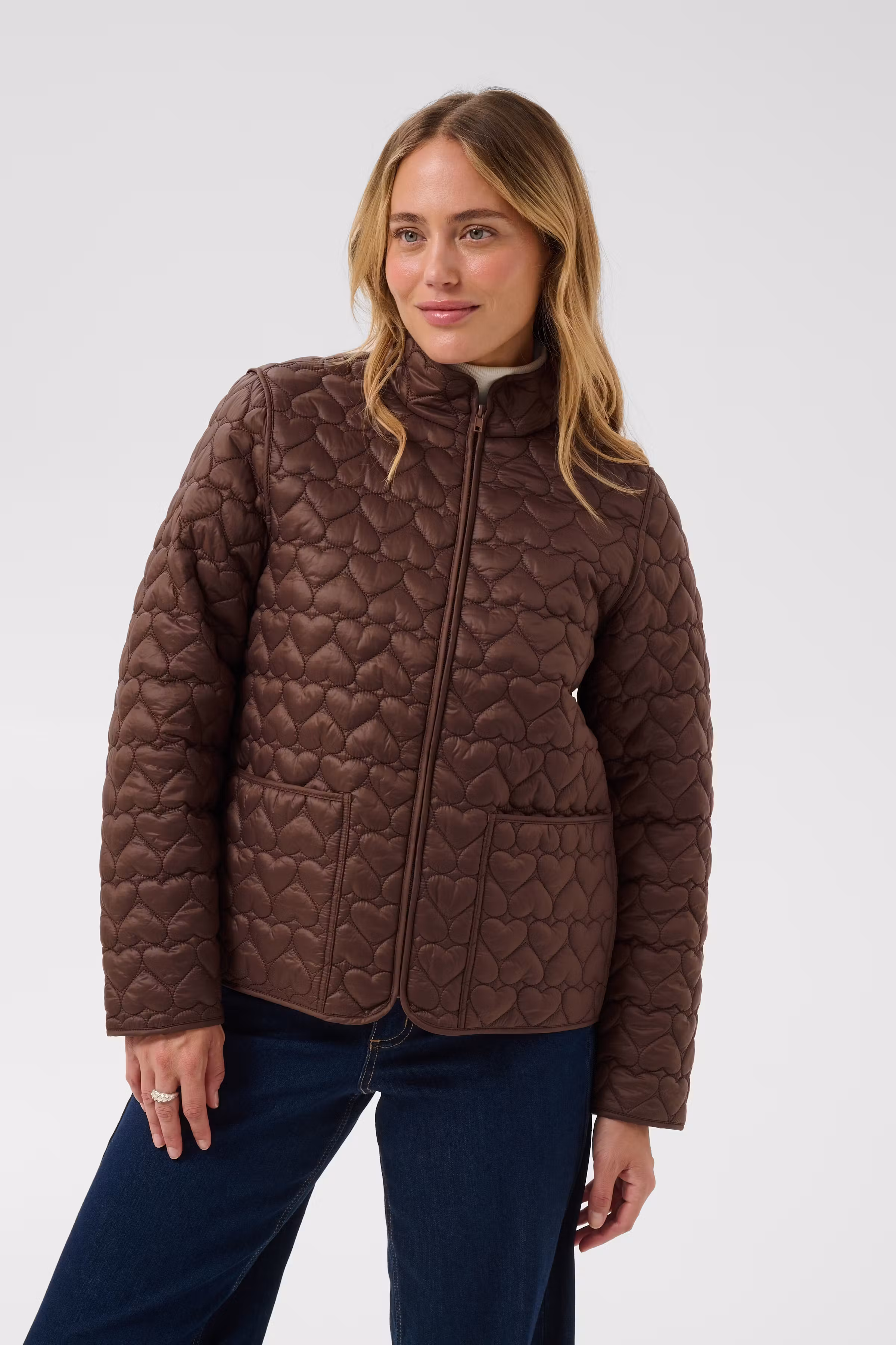 KAcoraline Ytterplagg LOOKBOOK FRONT 10513149-190912
