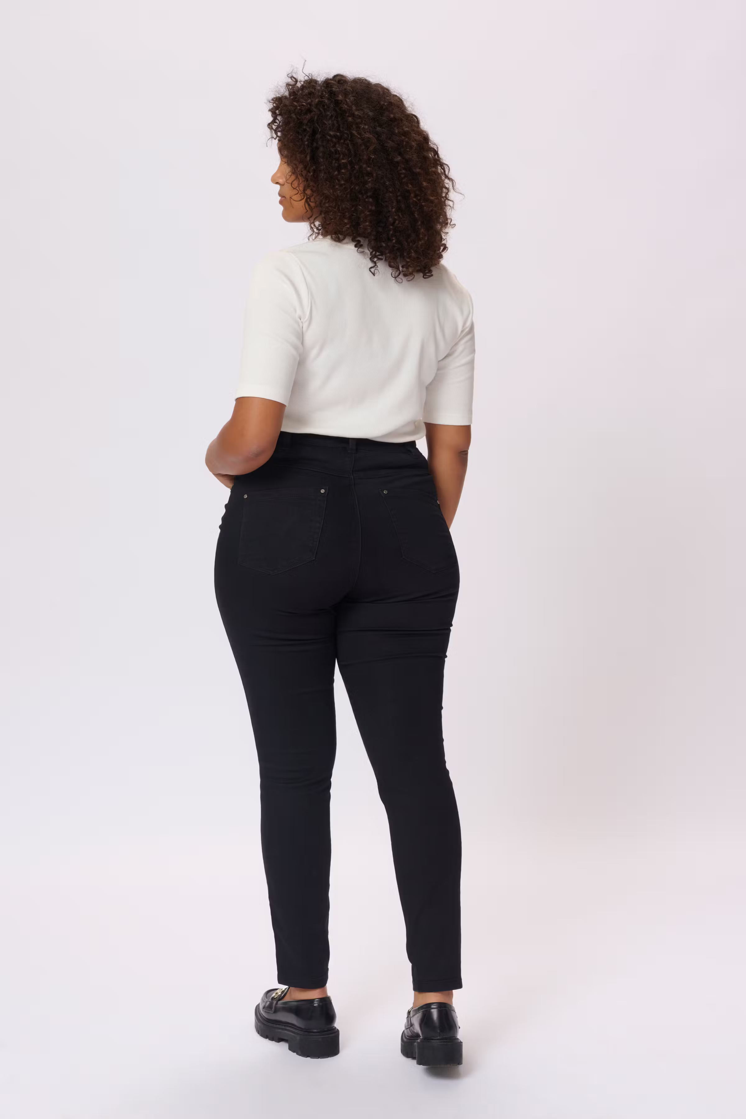 KCwilla Ida Slim Jeans LOOKBOOK BACK 10581270-100121