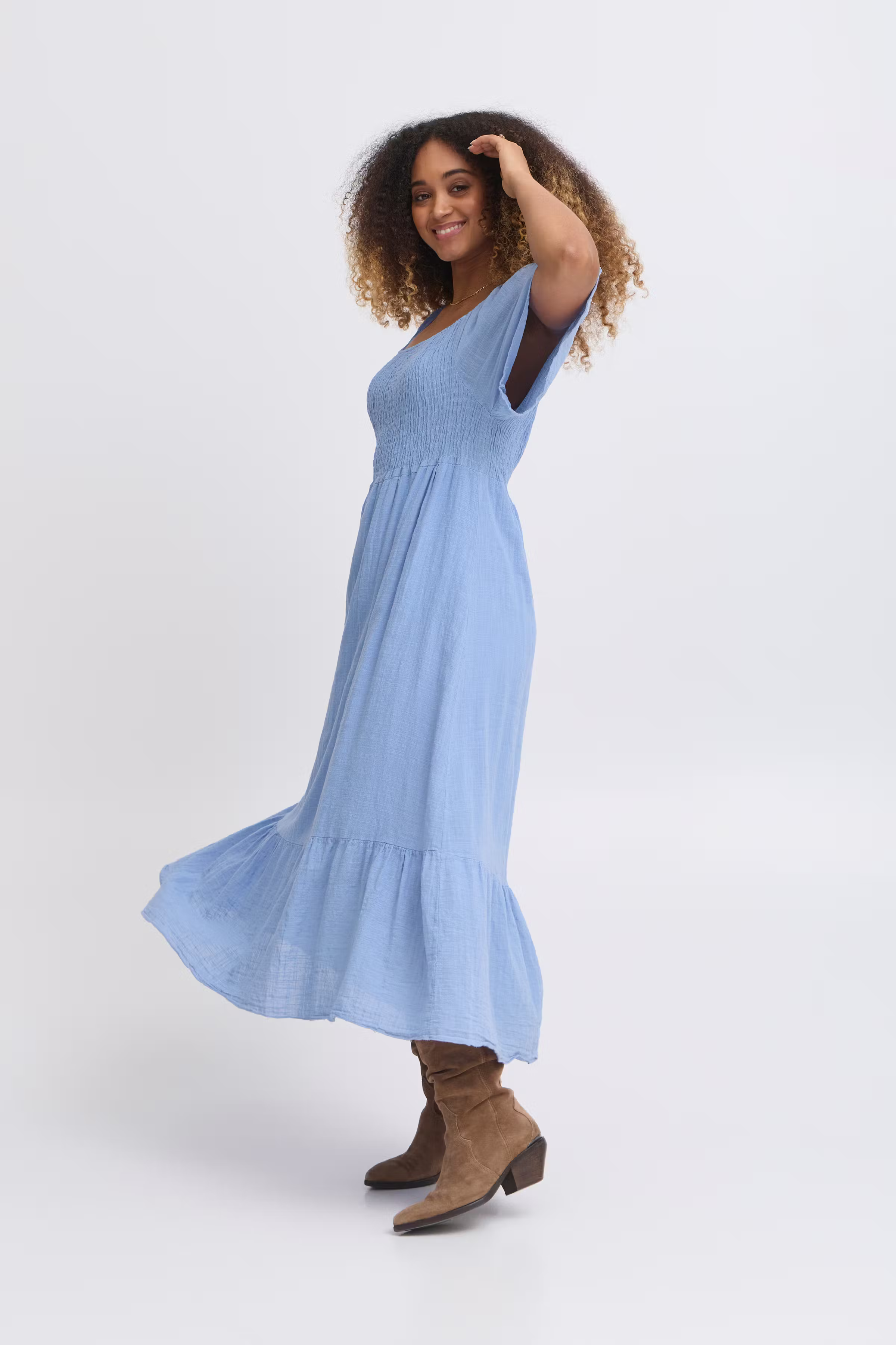 SBALEXA Kjole LOOKBOOK FRONT 22100929-174041