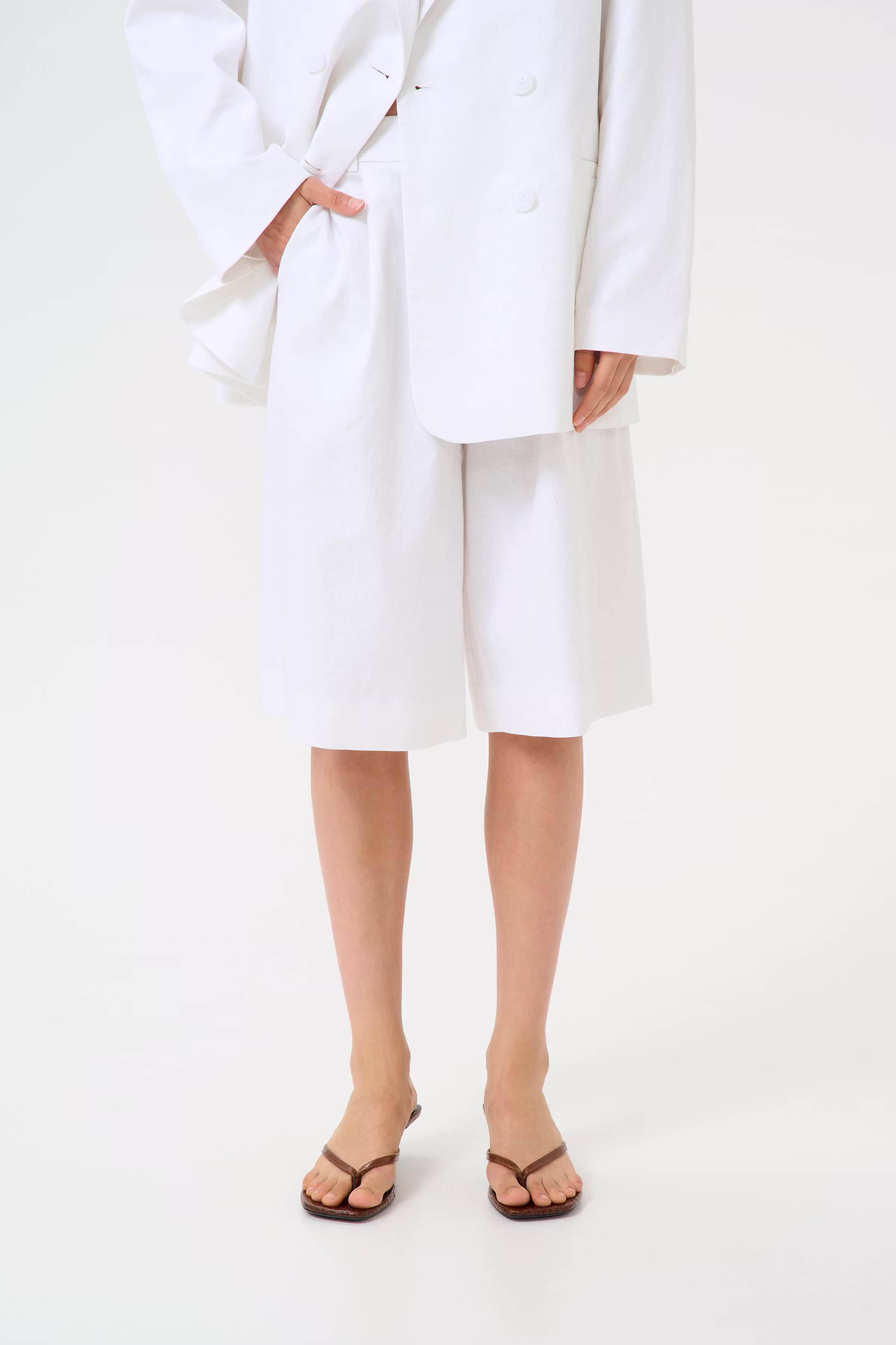 GZizza linen shorts LOOKBOOK FRONT 10910281-110601