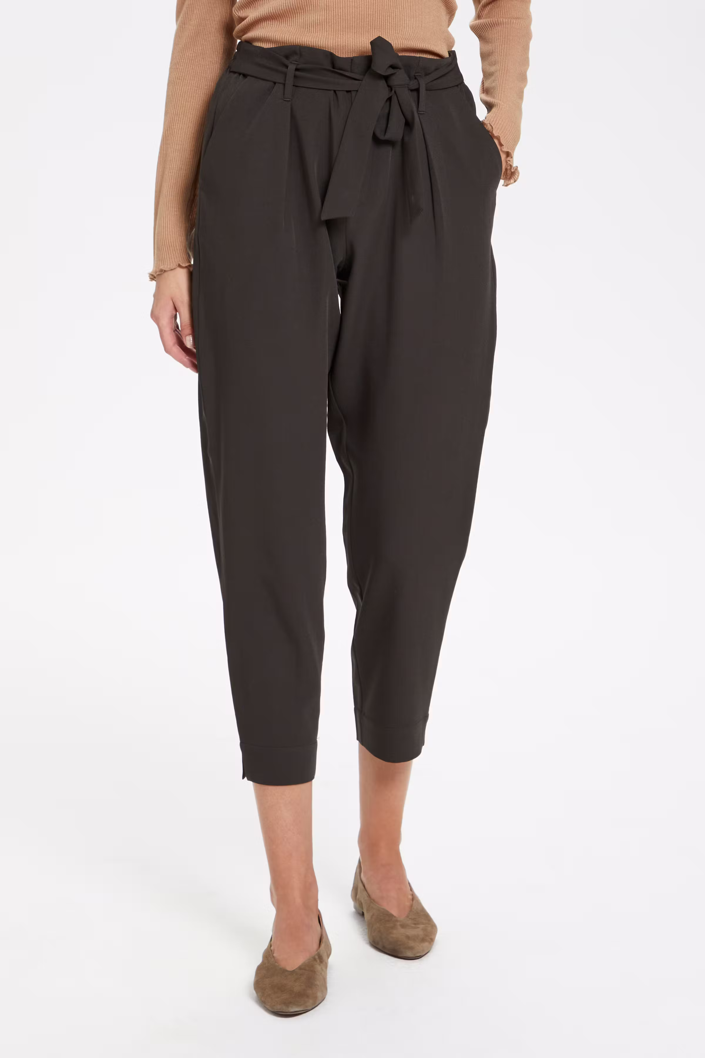 IzraSZ Hose LOOKBOOK FRONT 30511424-190000