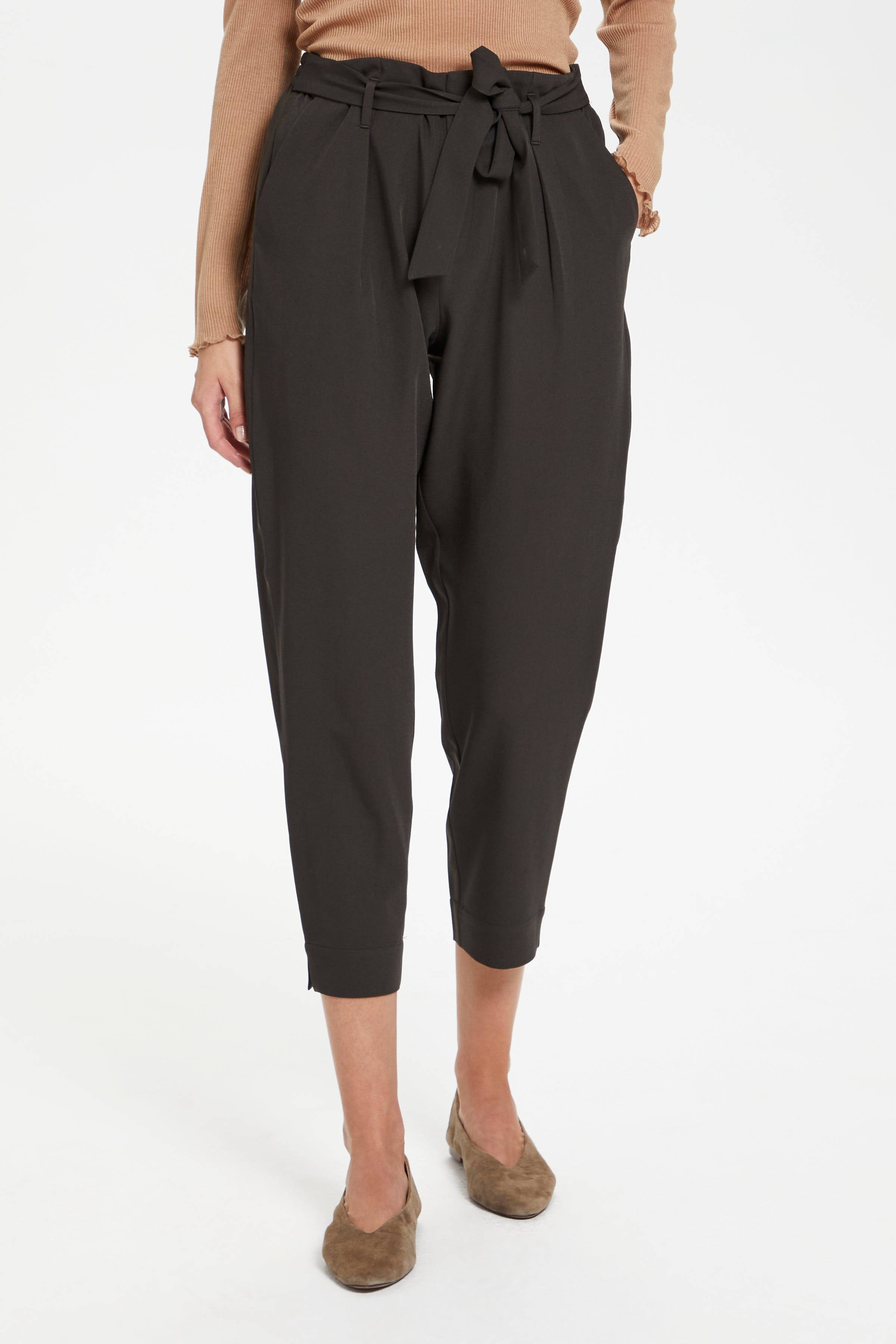 IzraSZ Hose LOOKBOOK FRONT 30511424-190000