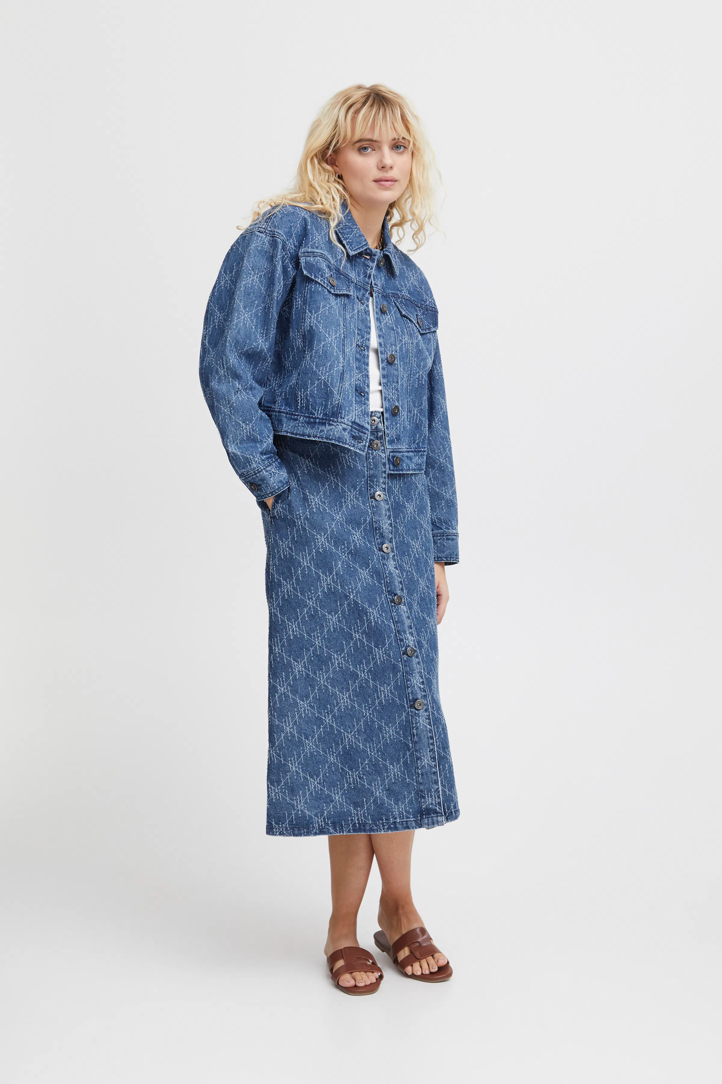 IHASKI Rock LOOKBOOK FRONT 20120407-200339