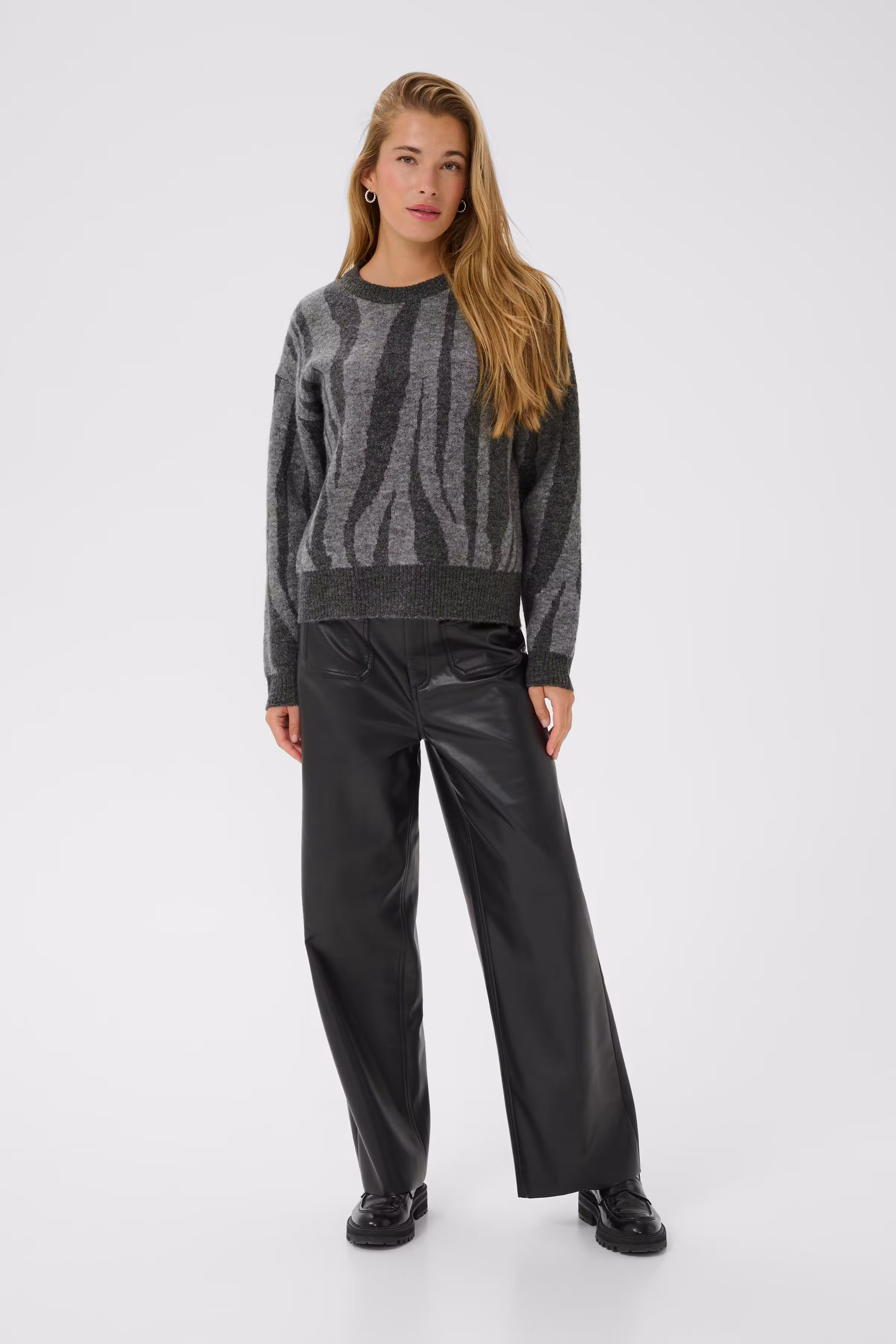 KAbitzy Pullover LOOKBOOK FRONT 10510840-108760