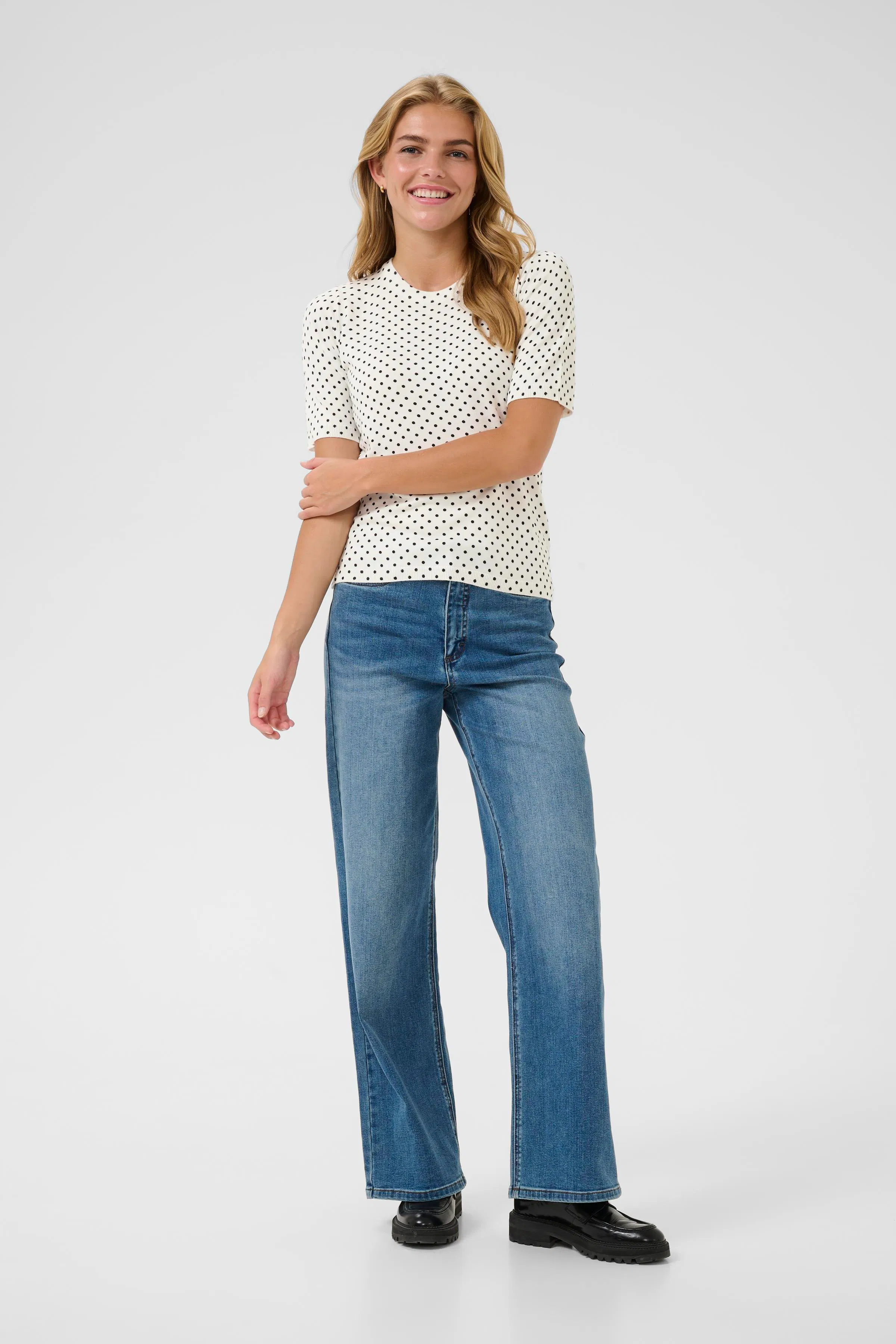 KAliz Pullover LOOKBOOK FRONT 10509548-107927