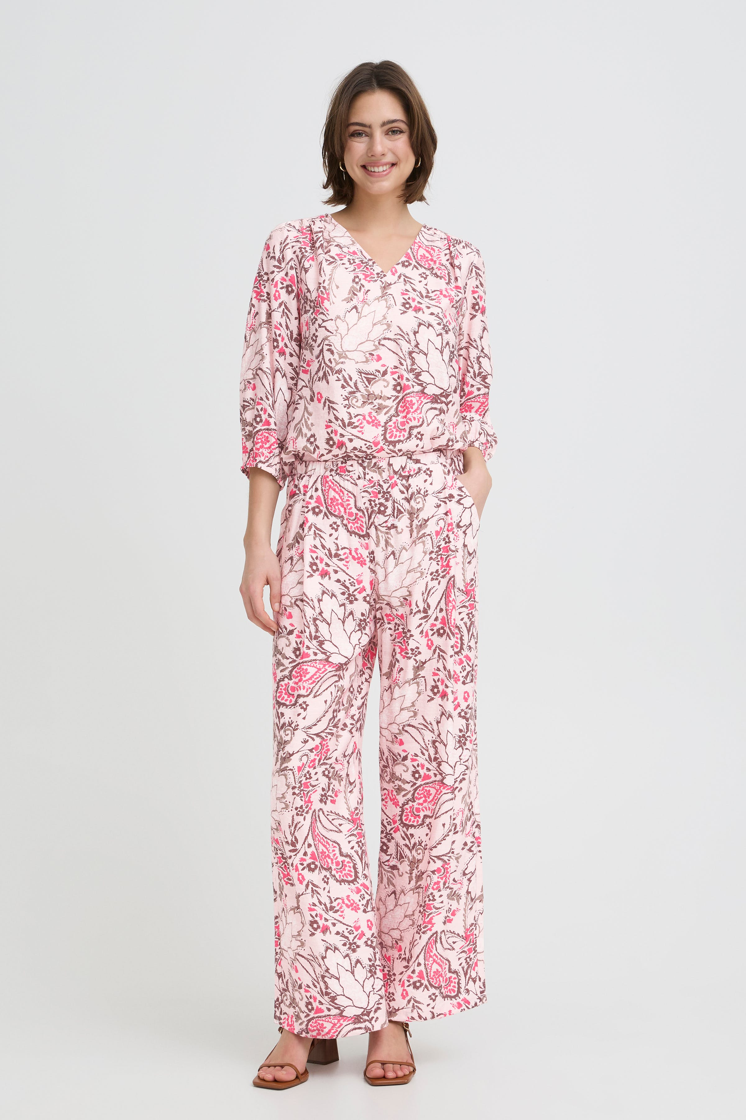 FRARIANA Trousers LOOKBOOK FRONT 20615422-900006112