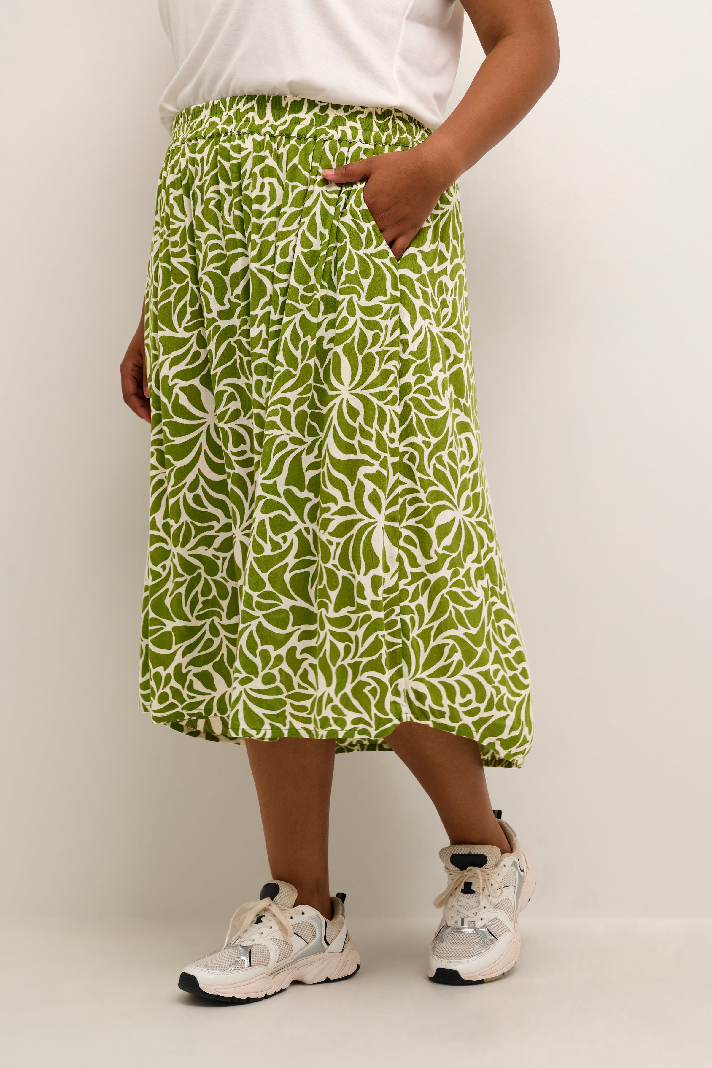 KCami Skirt LOOKBOOK FRONT 10582041-105669