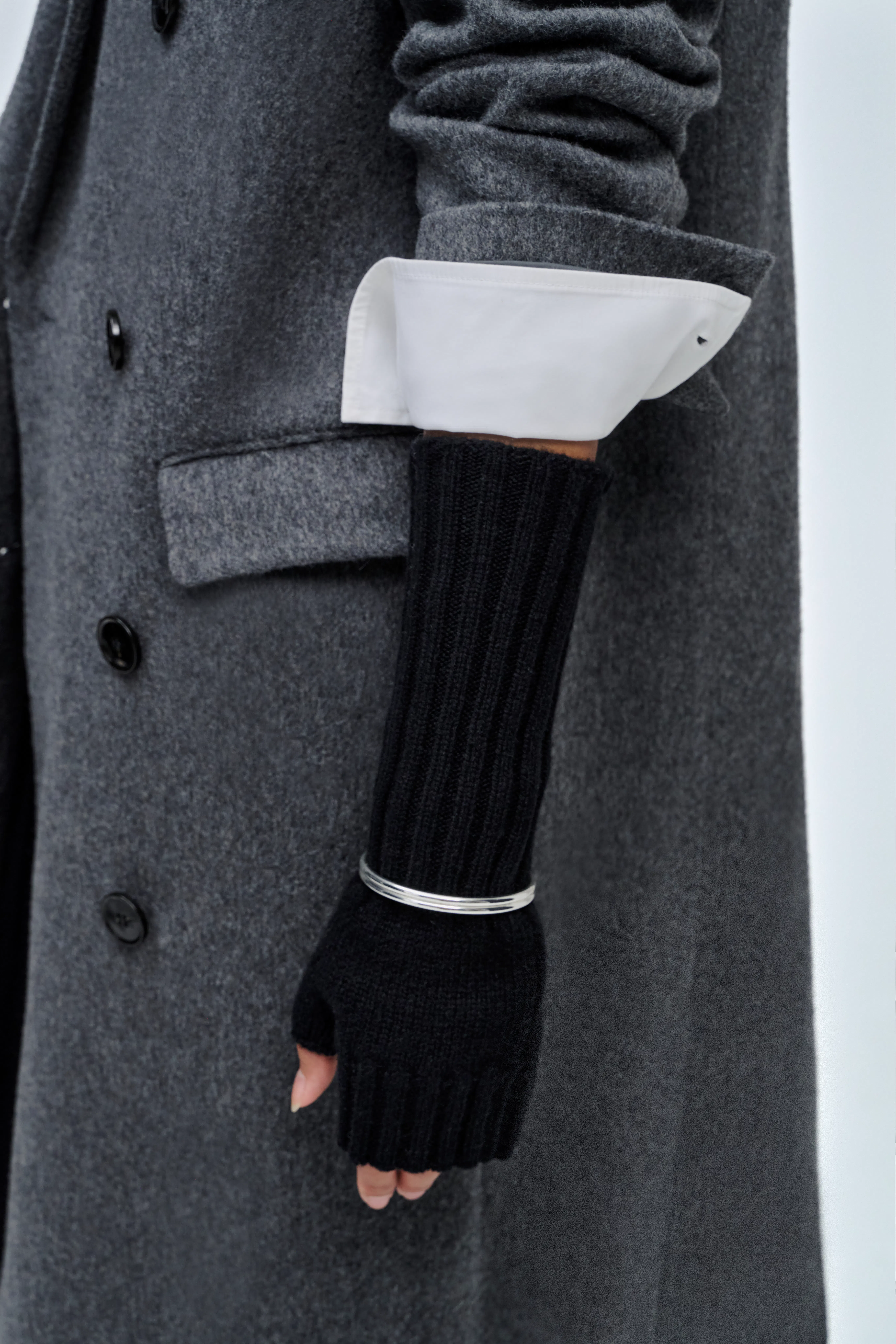 IOAmora Gloves LOOKBOOK FRONT 30600038-BK999