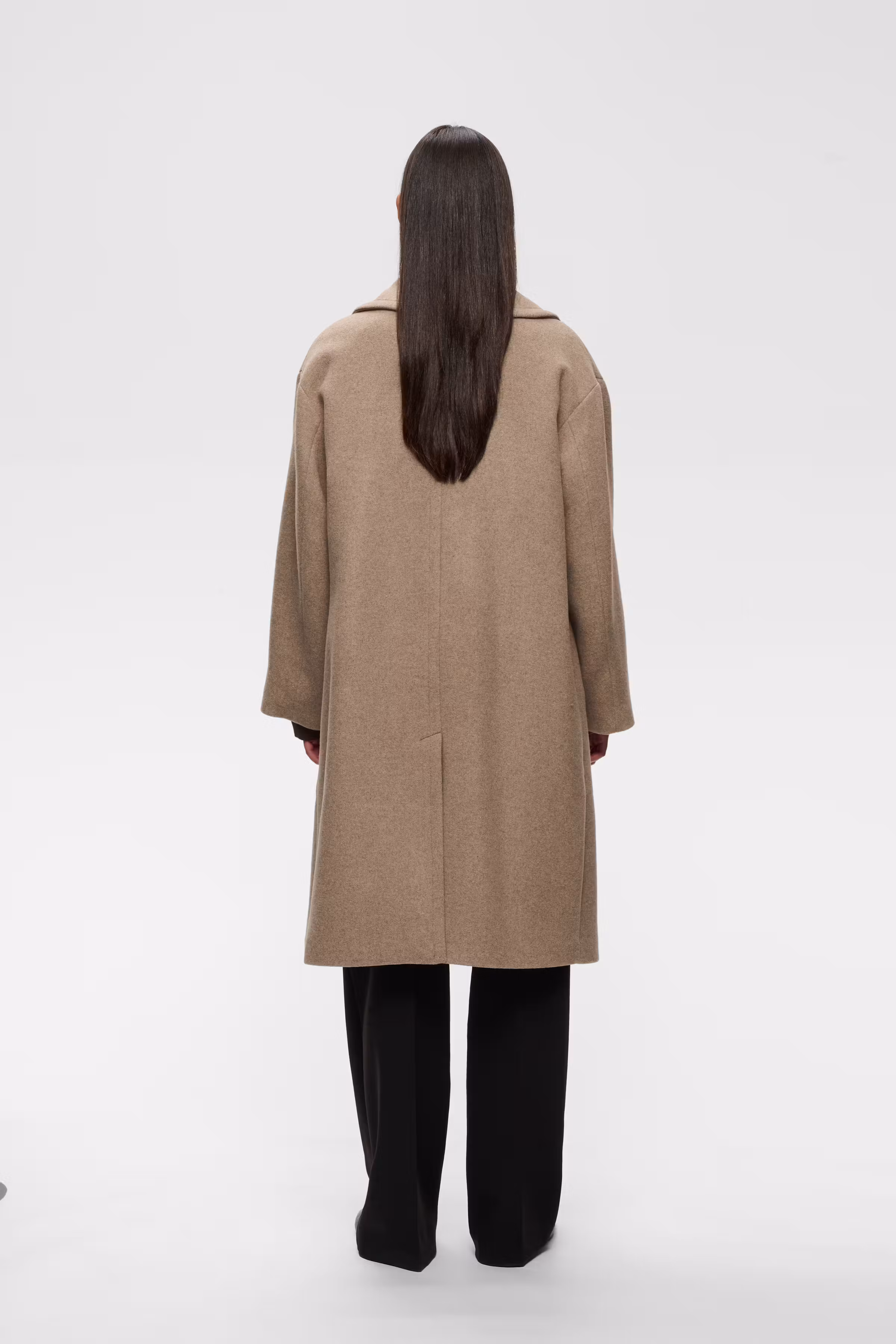 ZORAHIW Frakke LOOKBOOK BACK 30112647-1813041