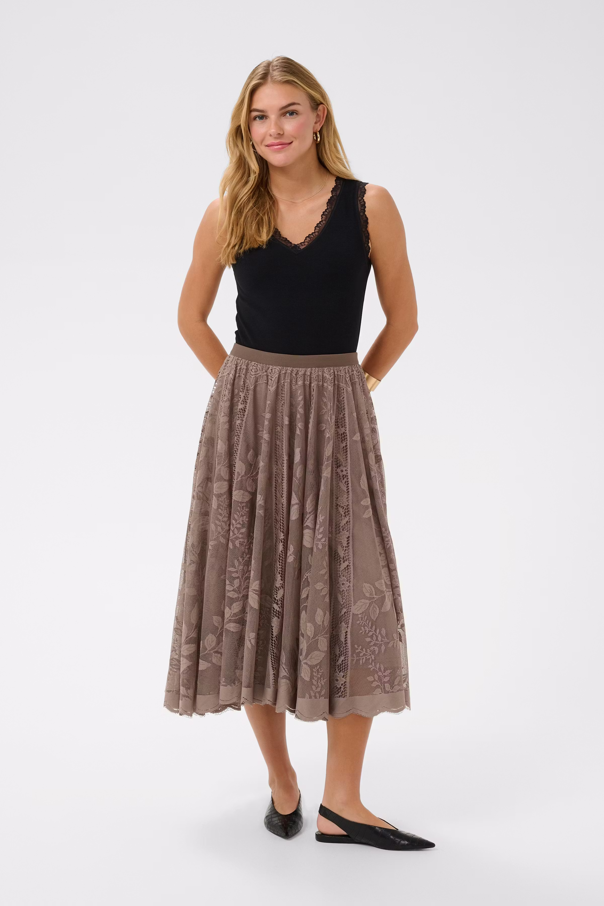 CRLuanna Skirt LOOKBOOK FRONT 10613856-181312