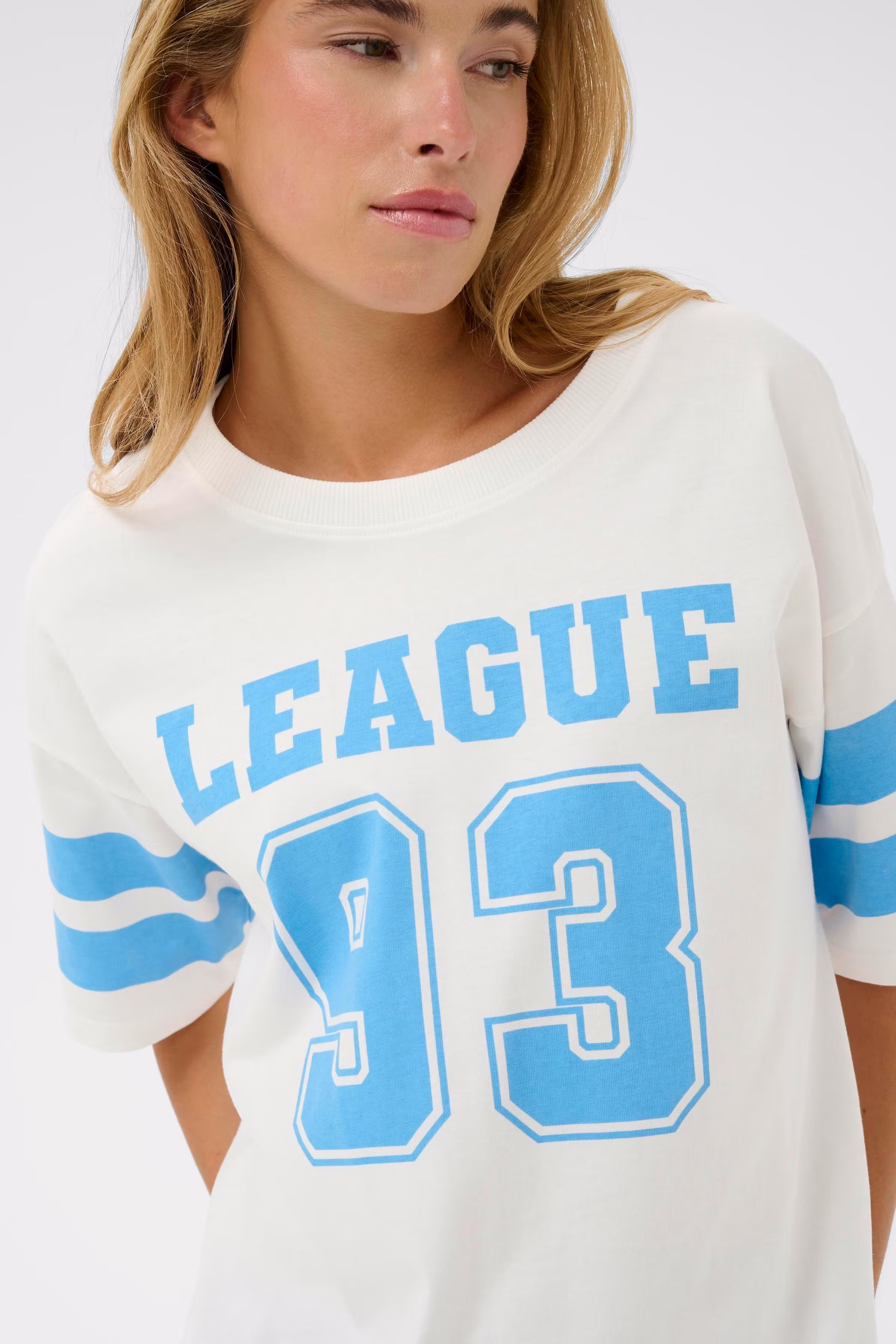 KAhally T-shirt LOOKBOOK DETAIL 10511173-110602