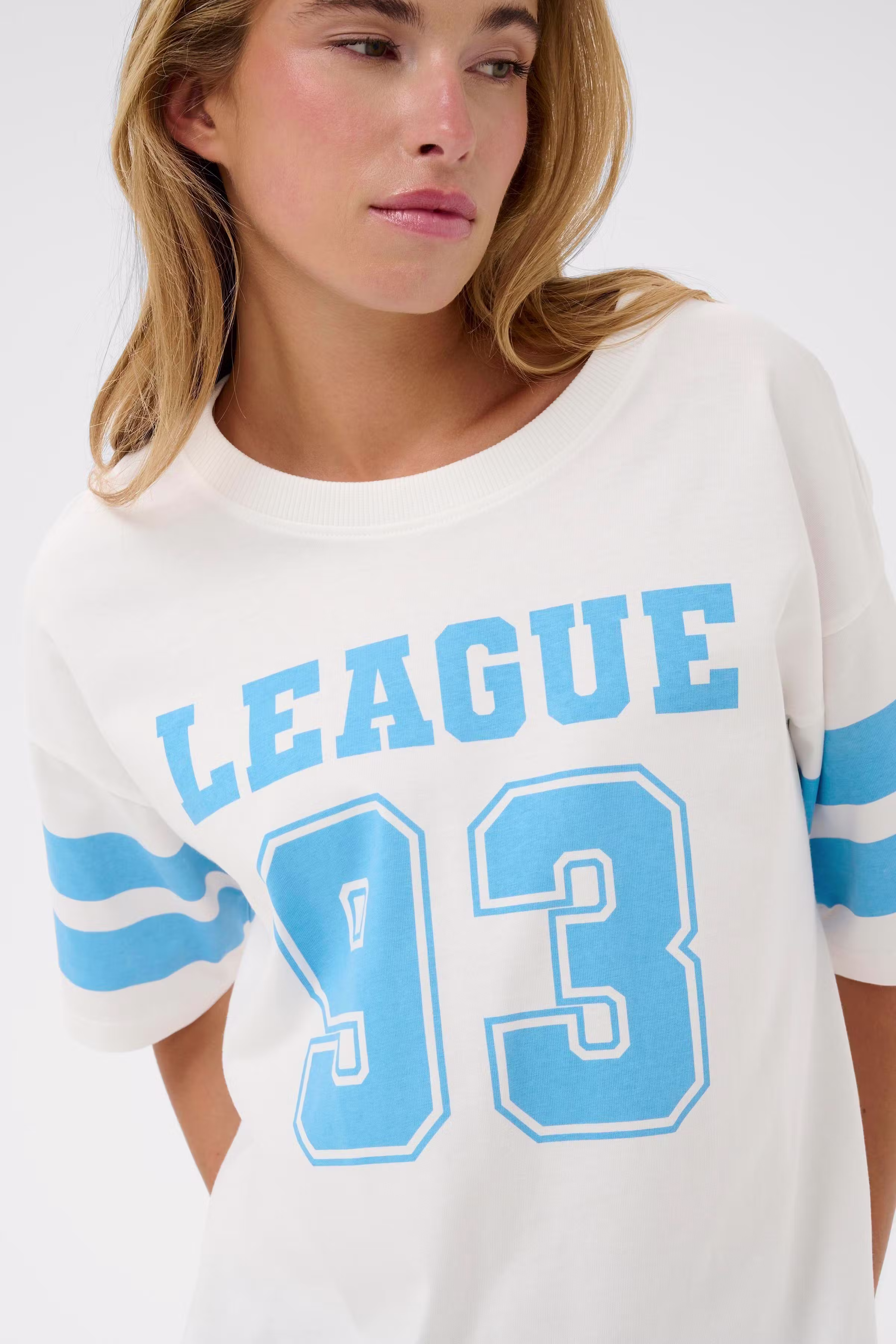 KAhally T-shirt LOOKBOOK DETAIL 10511173-110602
