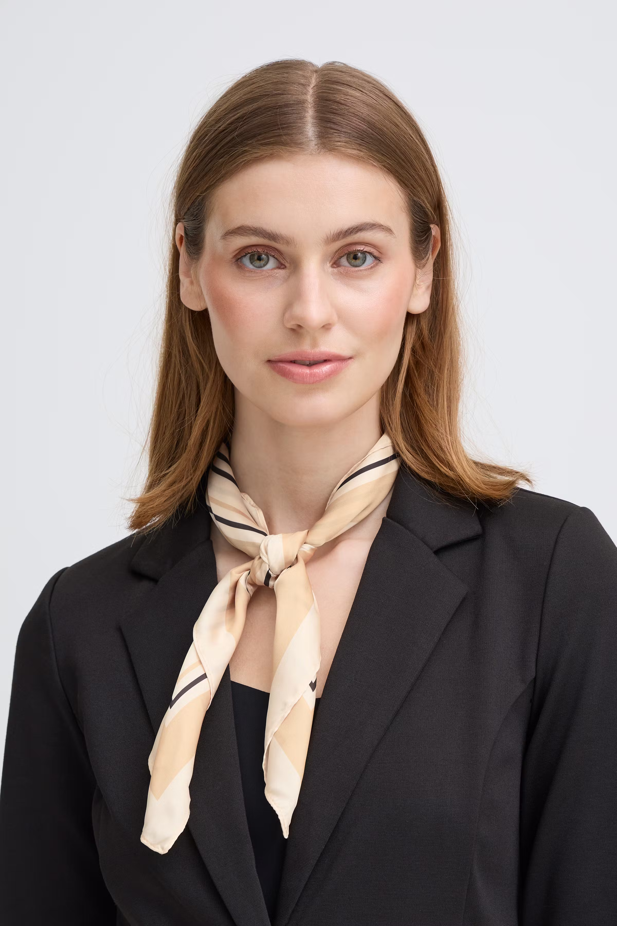 IAJLA Skjerf LOOKBOOK DETAIL 20125328-161212