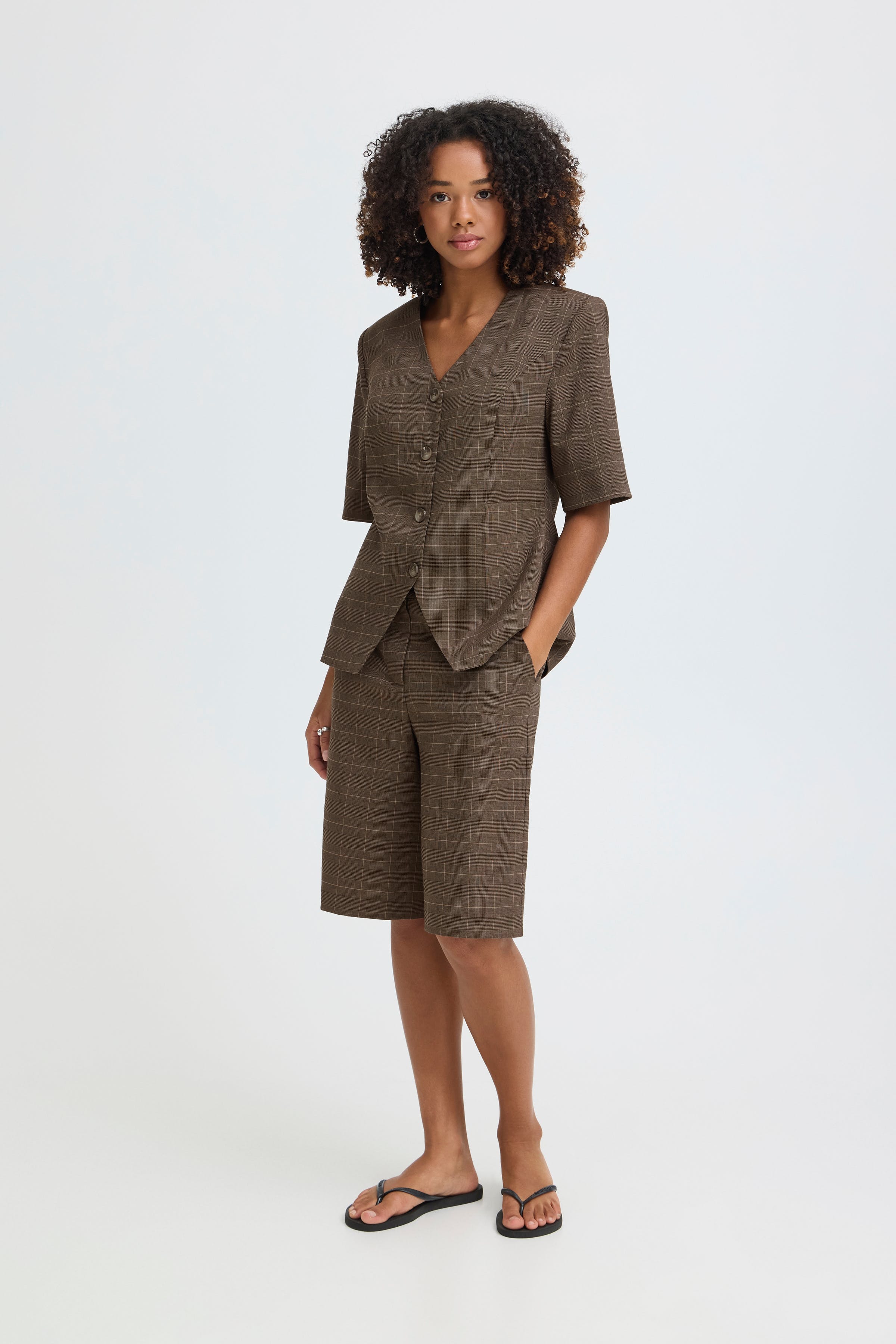 IHXNILLA Shorts LOOKBOOK FRONT 20127052-900014033