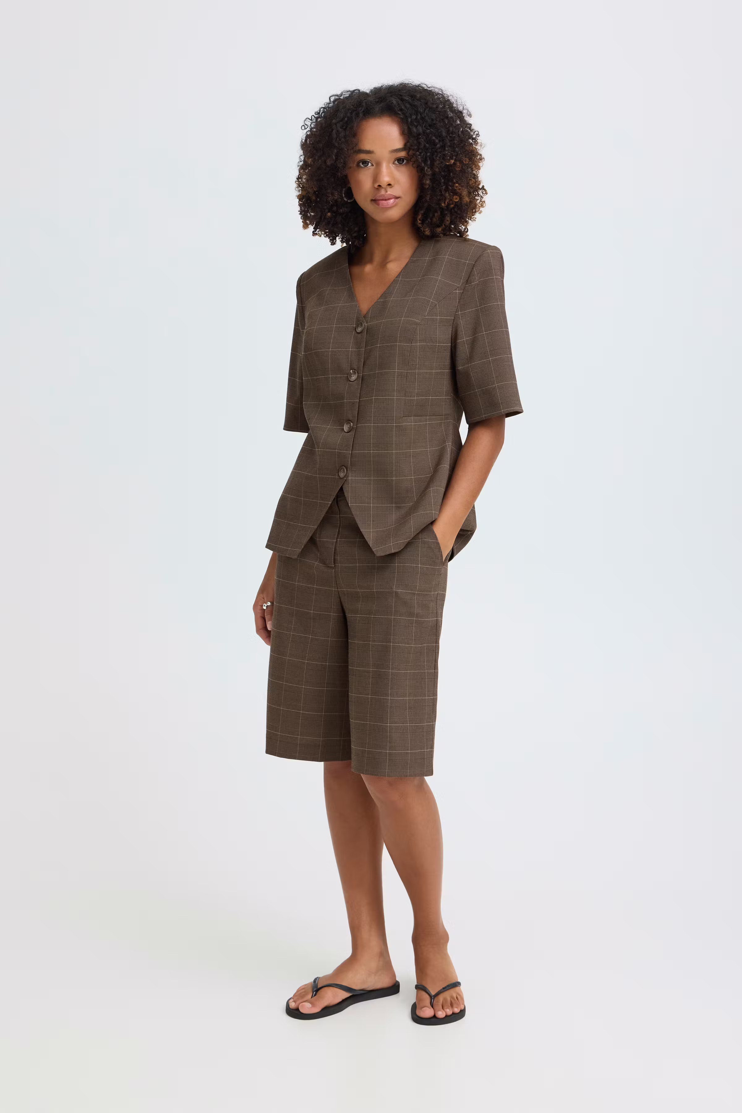 IHXNILLA Shorts LOOKBOOK FRONT 20127052-900014033