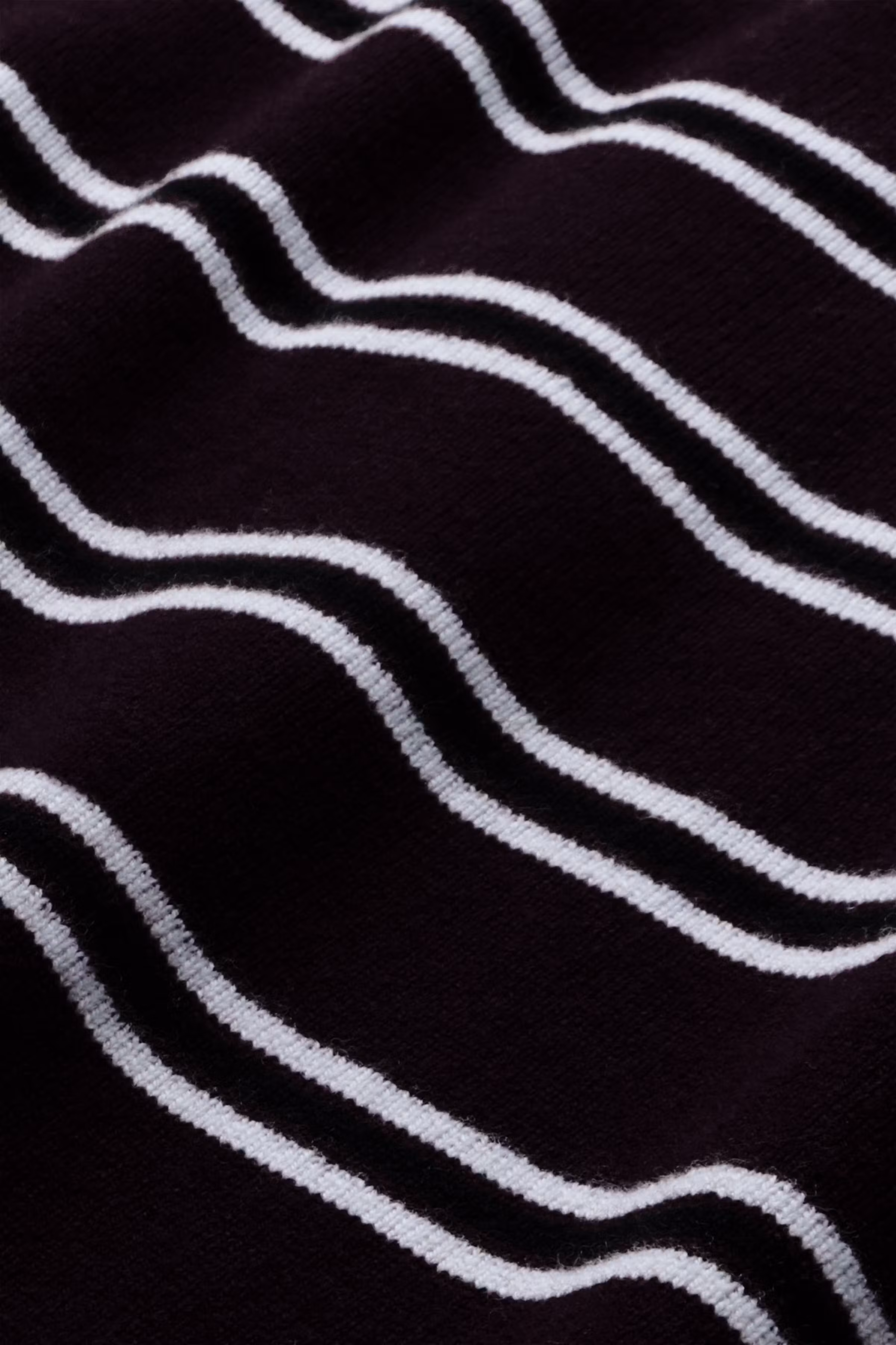 IOFarleigh Pullover PACK DETAIL 30600163-MC2183