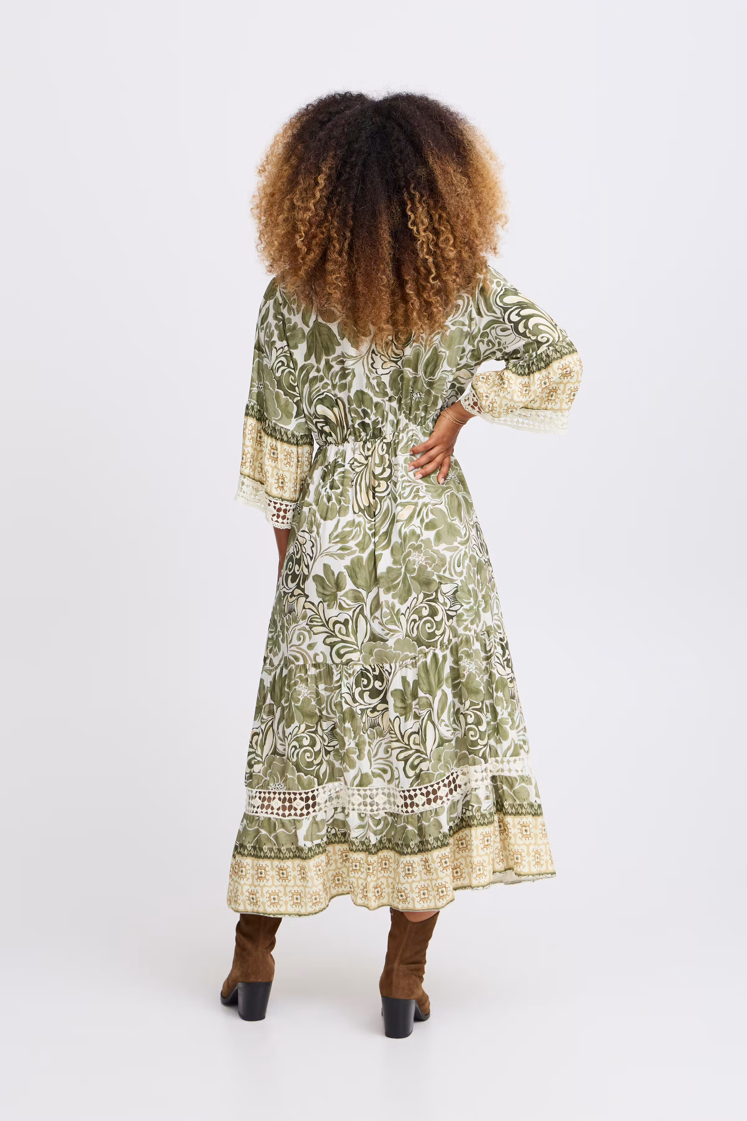 SBJACOBINA Kjole LOOKBOOK BACK 22100698-180515