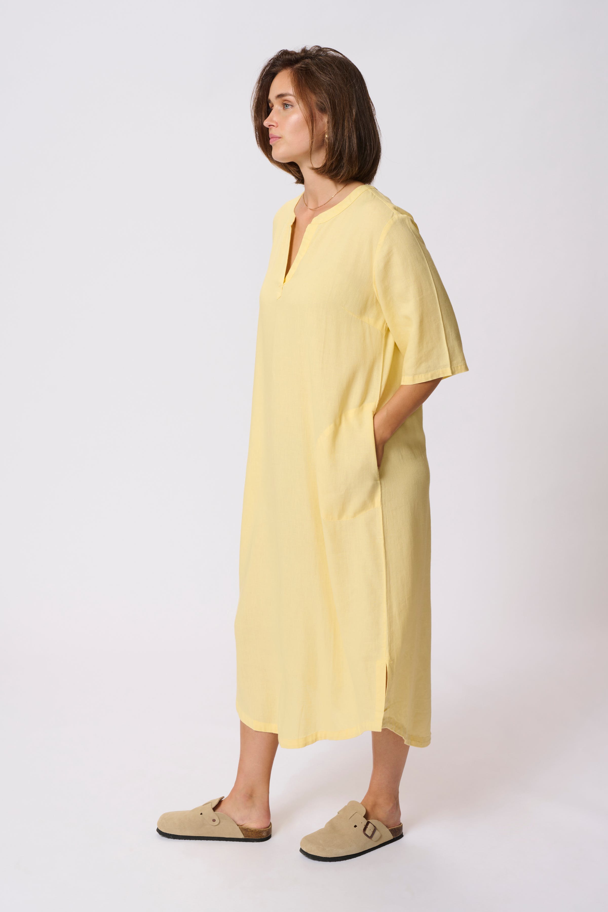 KAmilia Linen dress LOOKBOOK FRONT 10508312-130922