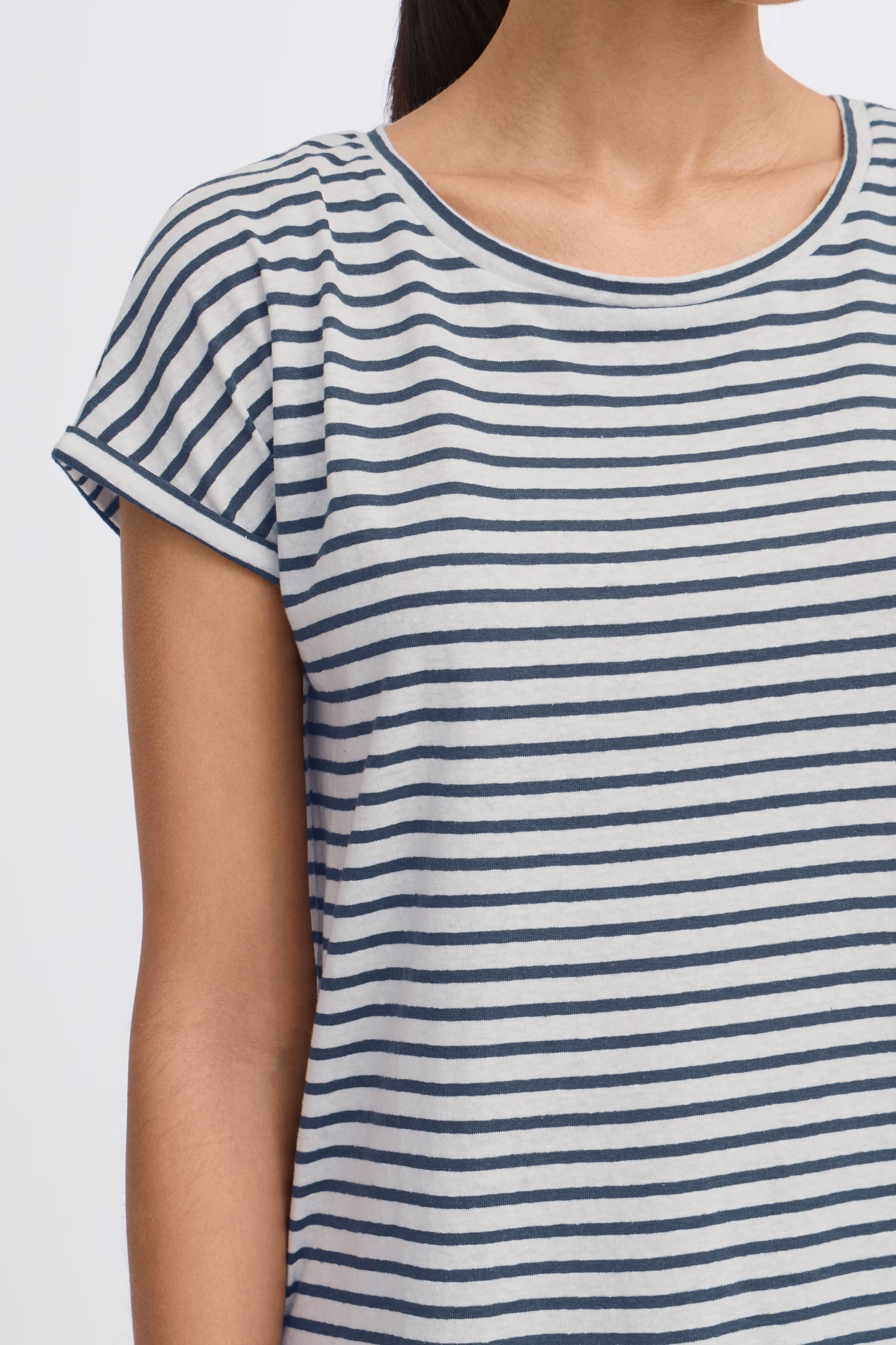 IHYULIETTA T-shirt LOOKBOOK DETAIL 20120227-202860