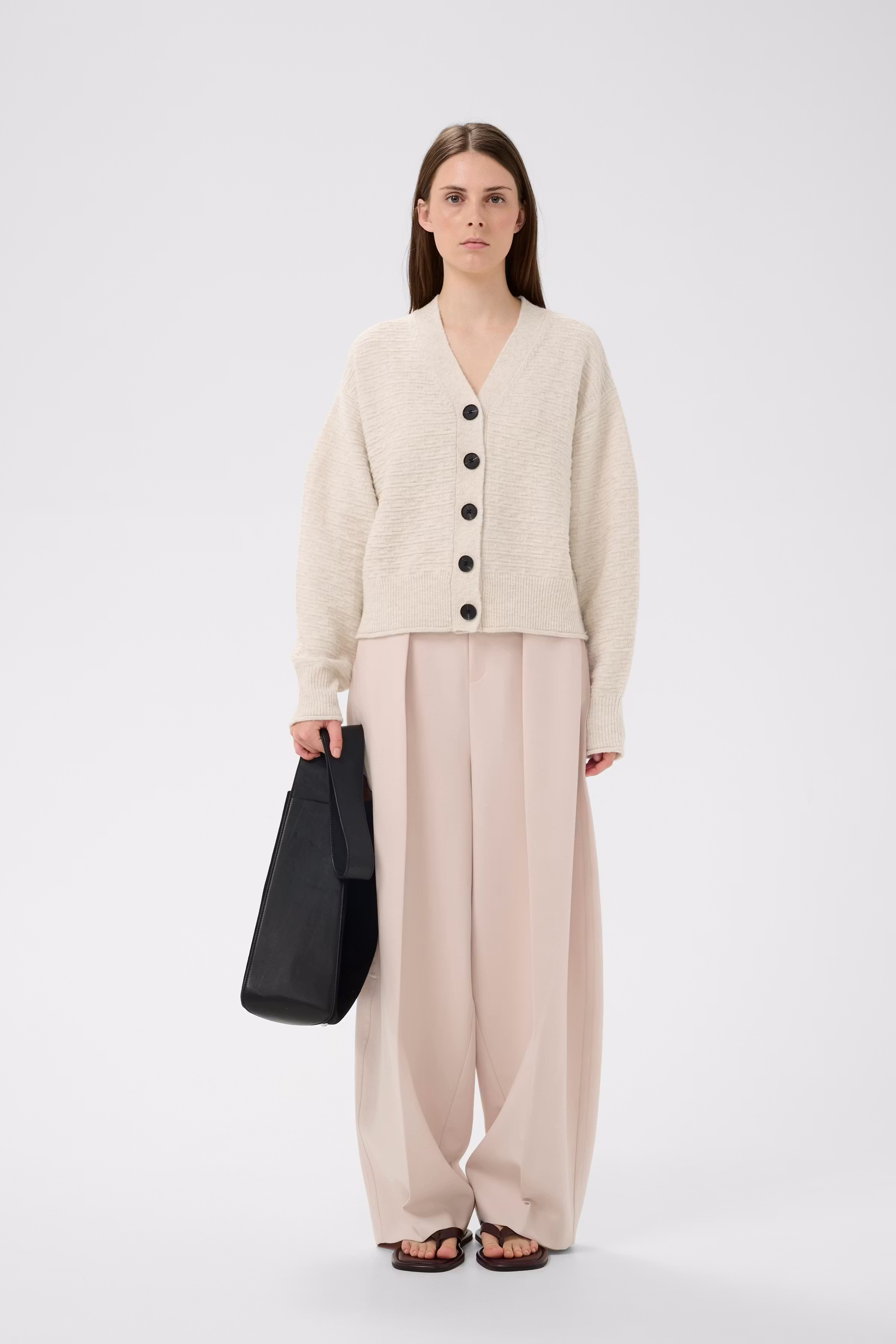 MABELIW Cardigan LOOKBOOK FRONT 30112393-300597