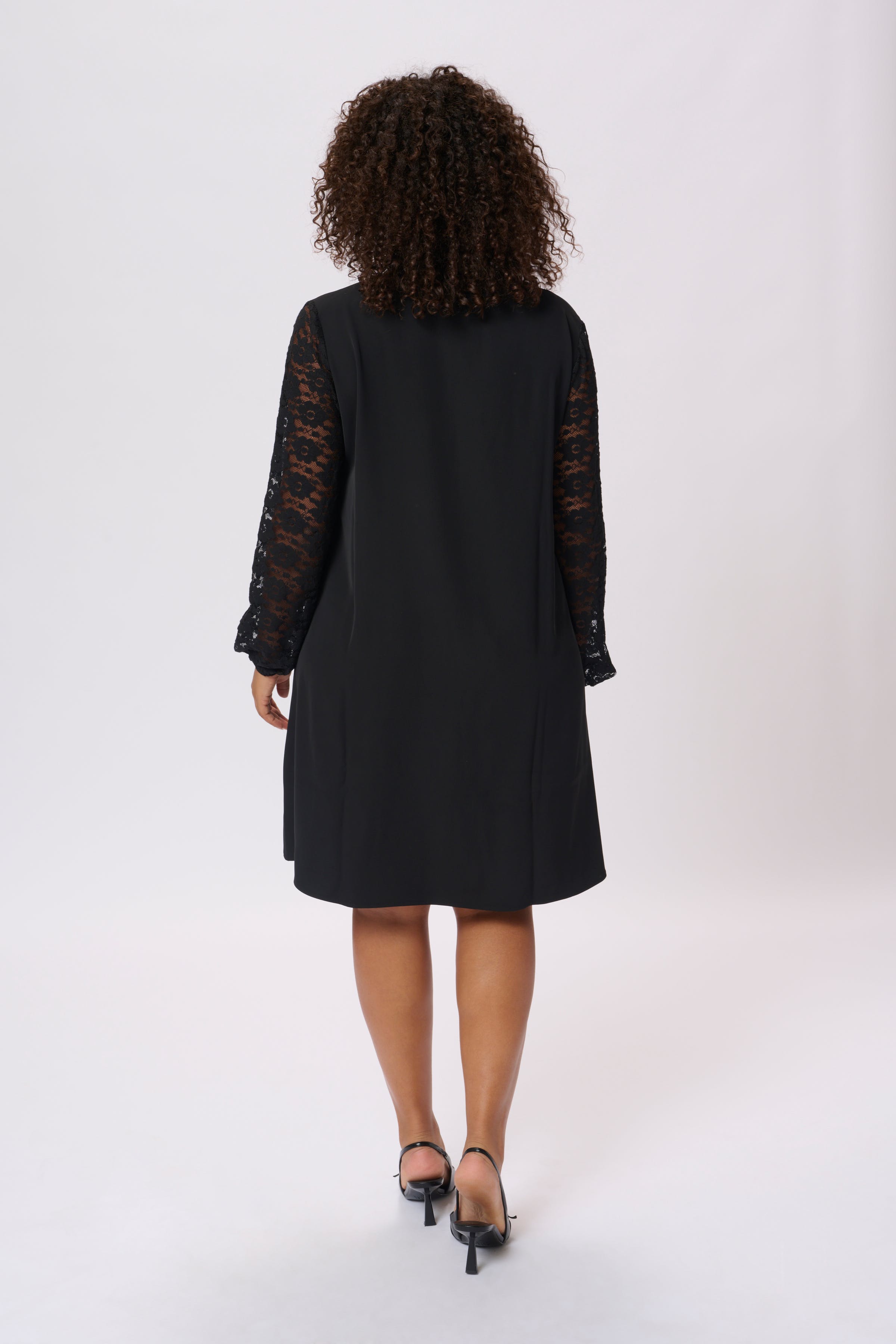 KCmilli Robe LOOKBOOK BACK 10583165-100121