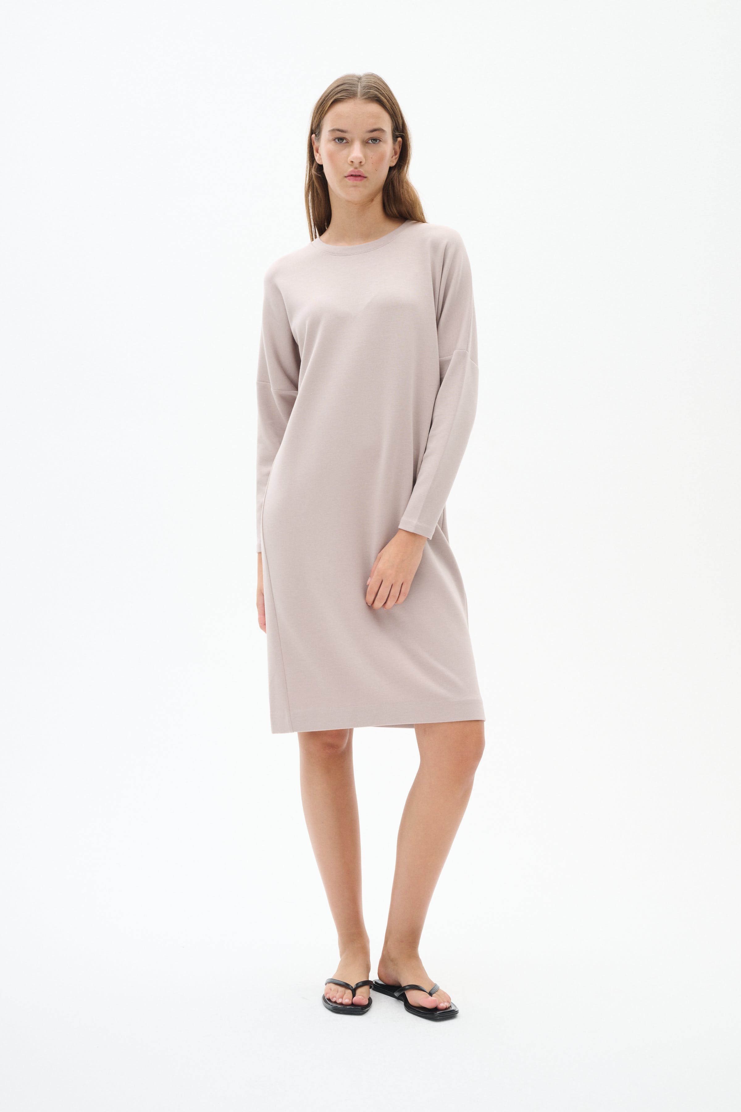 AnniehIW Klänning LOOKBOOK FRONT 30110496-161406