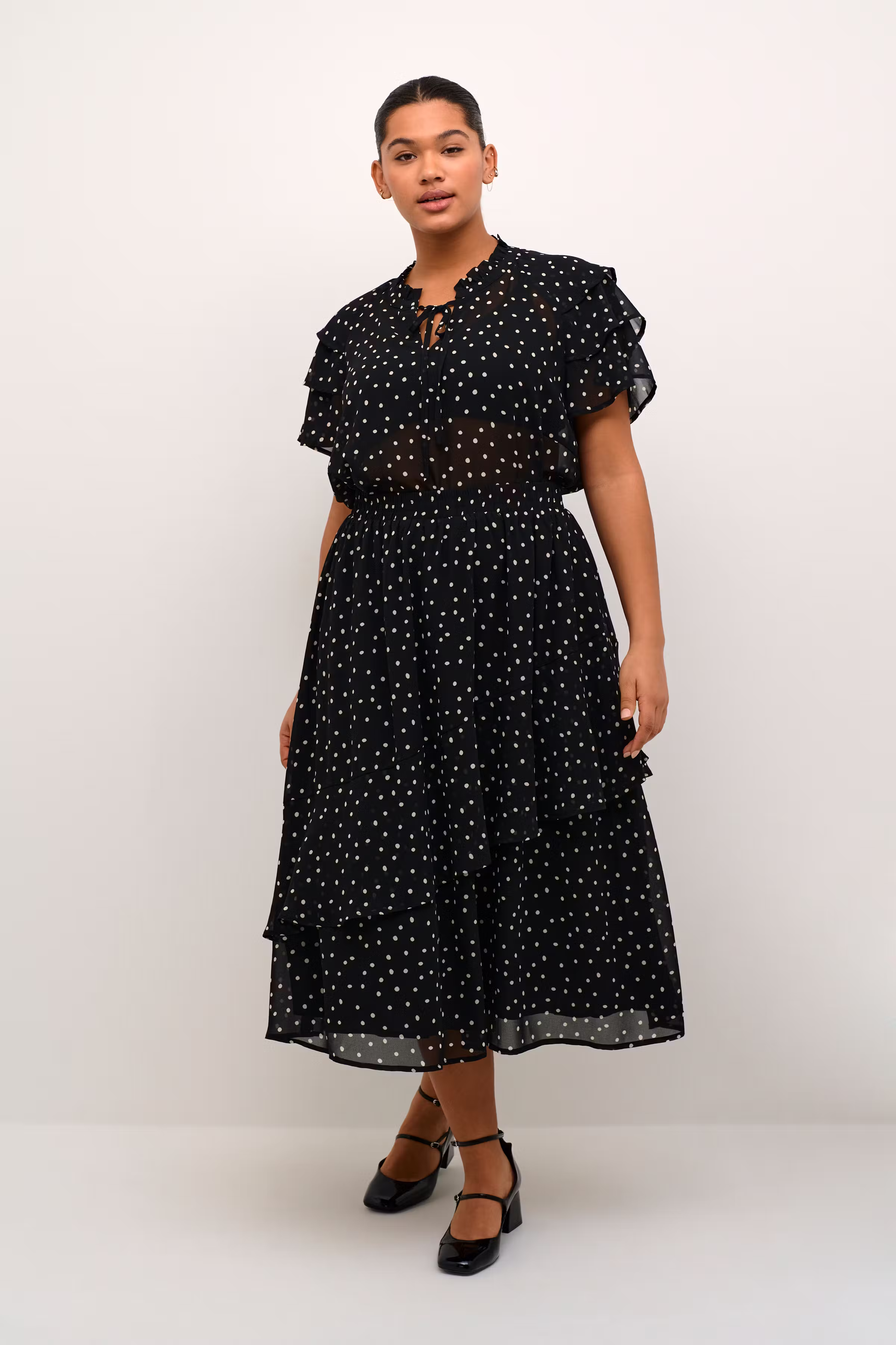 KCsallie Skirt LOOKBOOK FRONT 10582576-106287